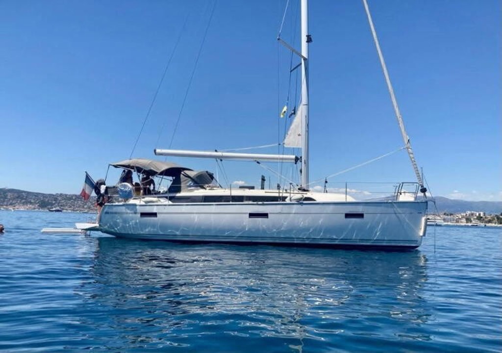 BAVARIA CRUISER 37