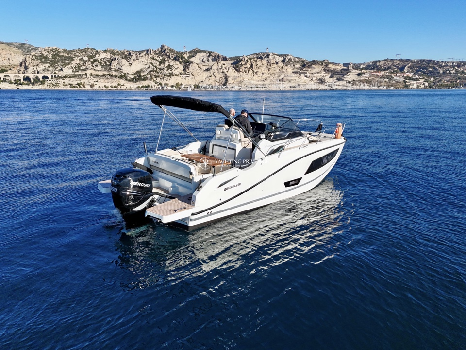 Quicksilver 875 Sundeck