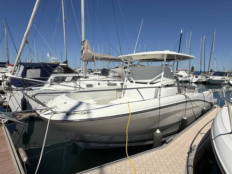 Jeanneau cap camarat 9.0 cc