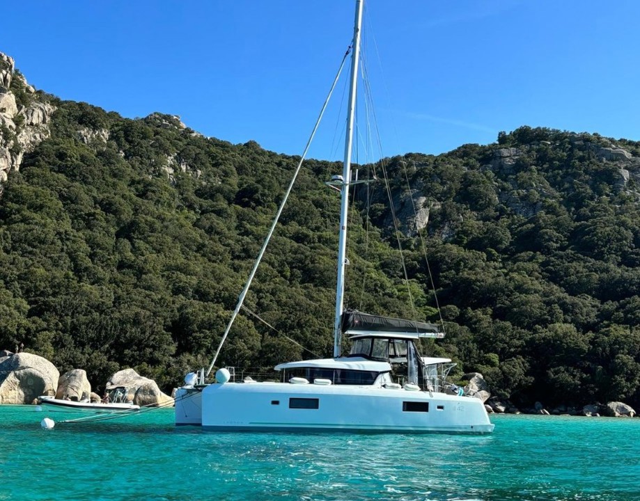 lagoon 42