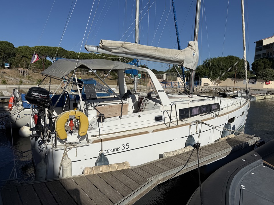 BENETEAU OCEANIS 35