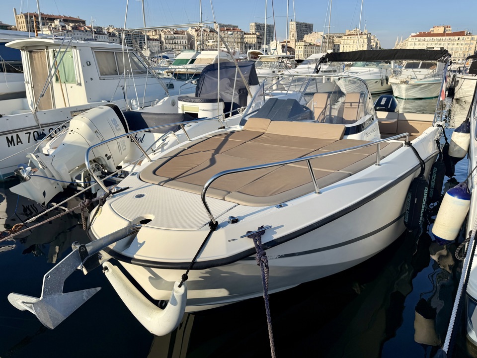 Quicksilver 755 Sundeck