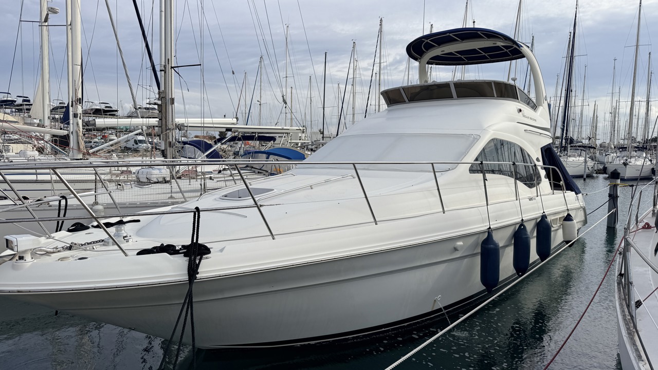 Sea Ray 455 Sedan Bridge