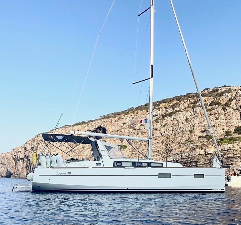 Beneteau oceanis 38