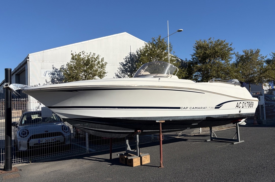 JEANNEAU CAP CAMARAT 715