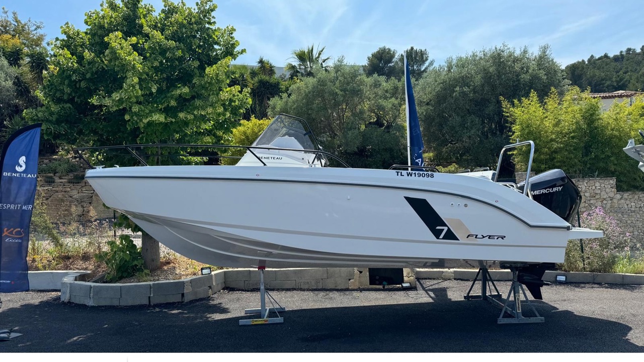 Beneteau Flyer 7 Sundeck