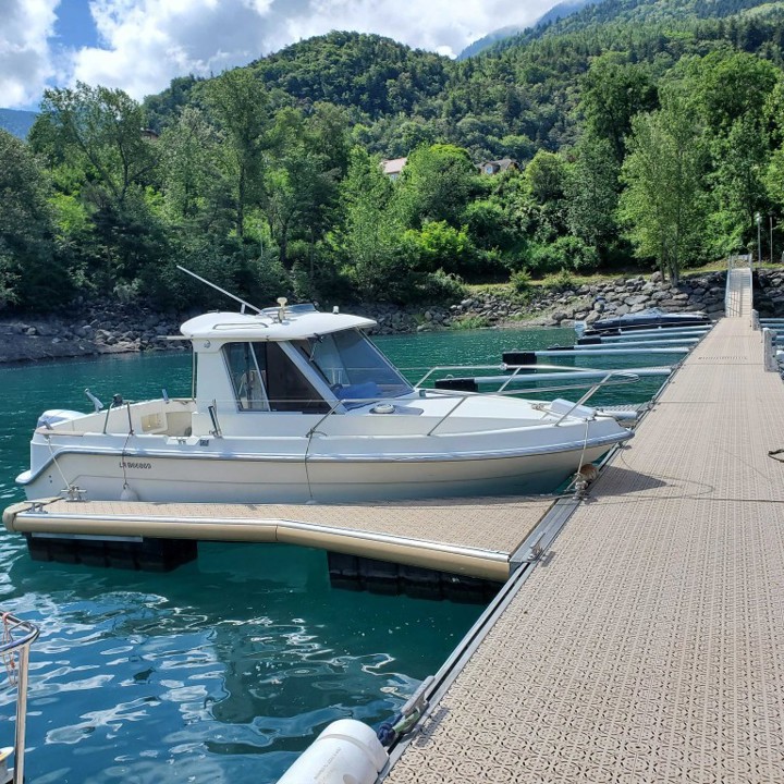 GUY MARINE GM 640