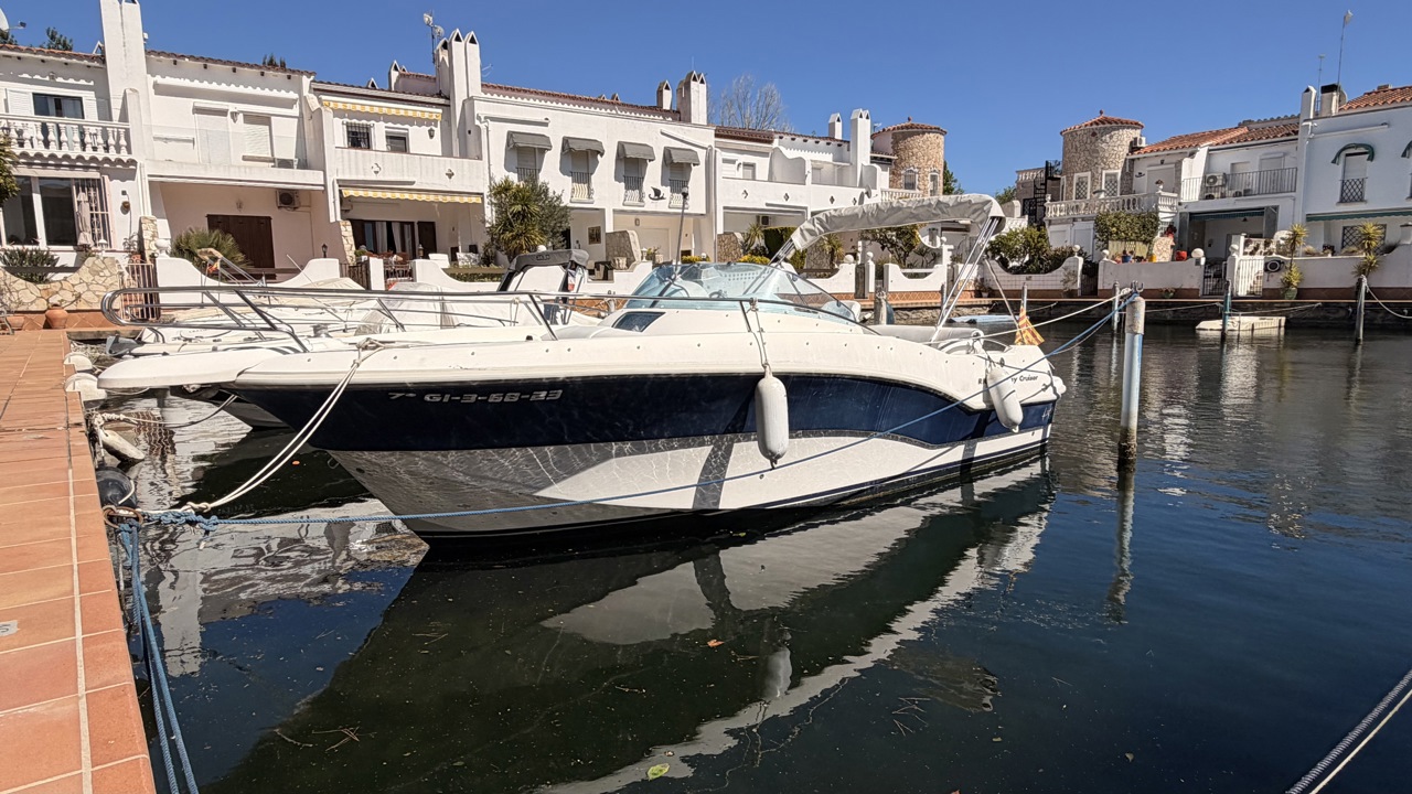 RIO 850 Day Cruiser