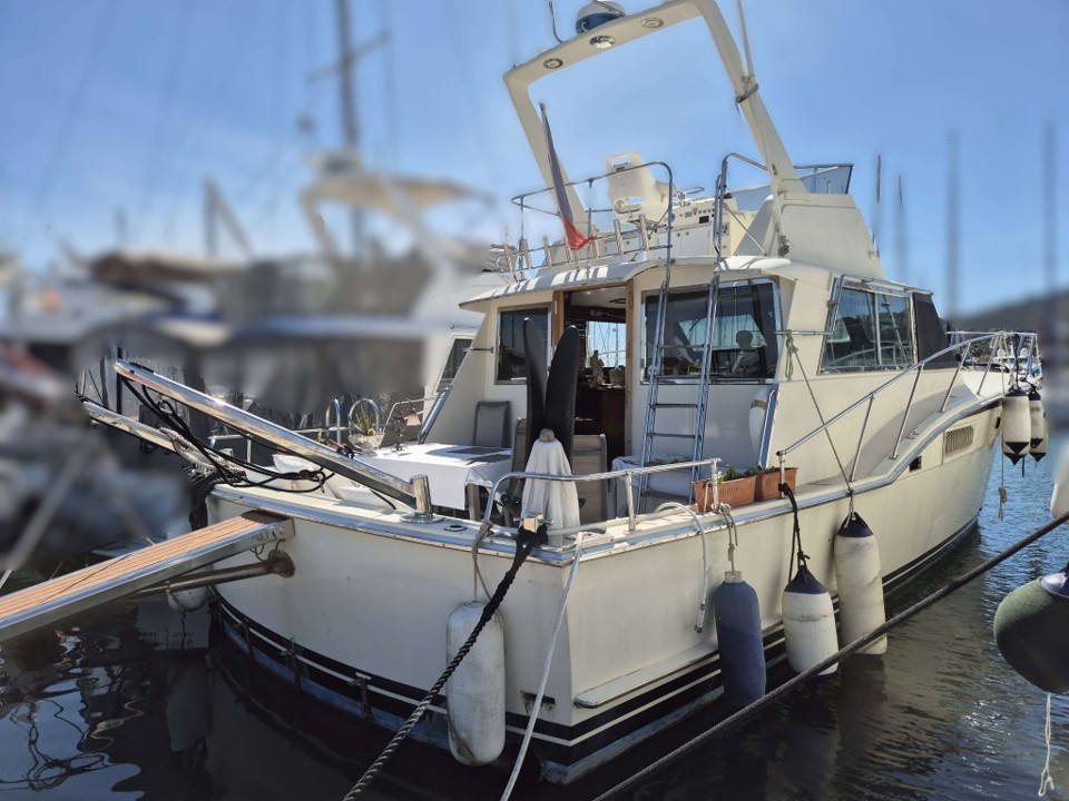 hatteras yacht