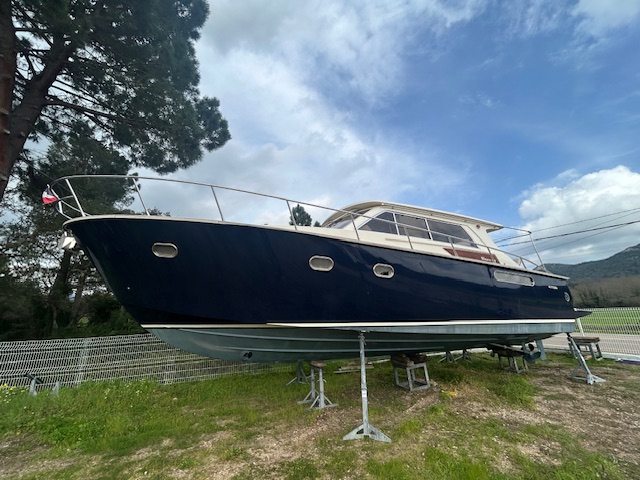 SOLARE LOBSTER 43