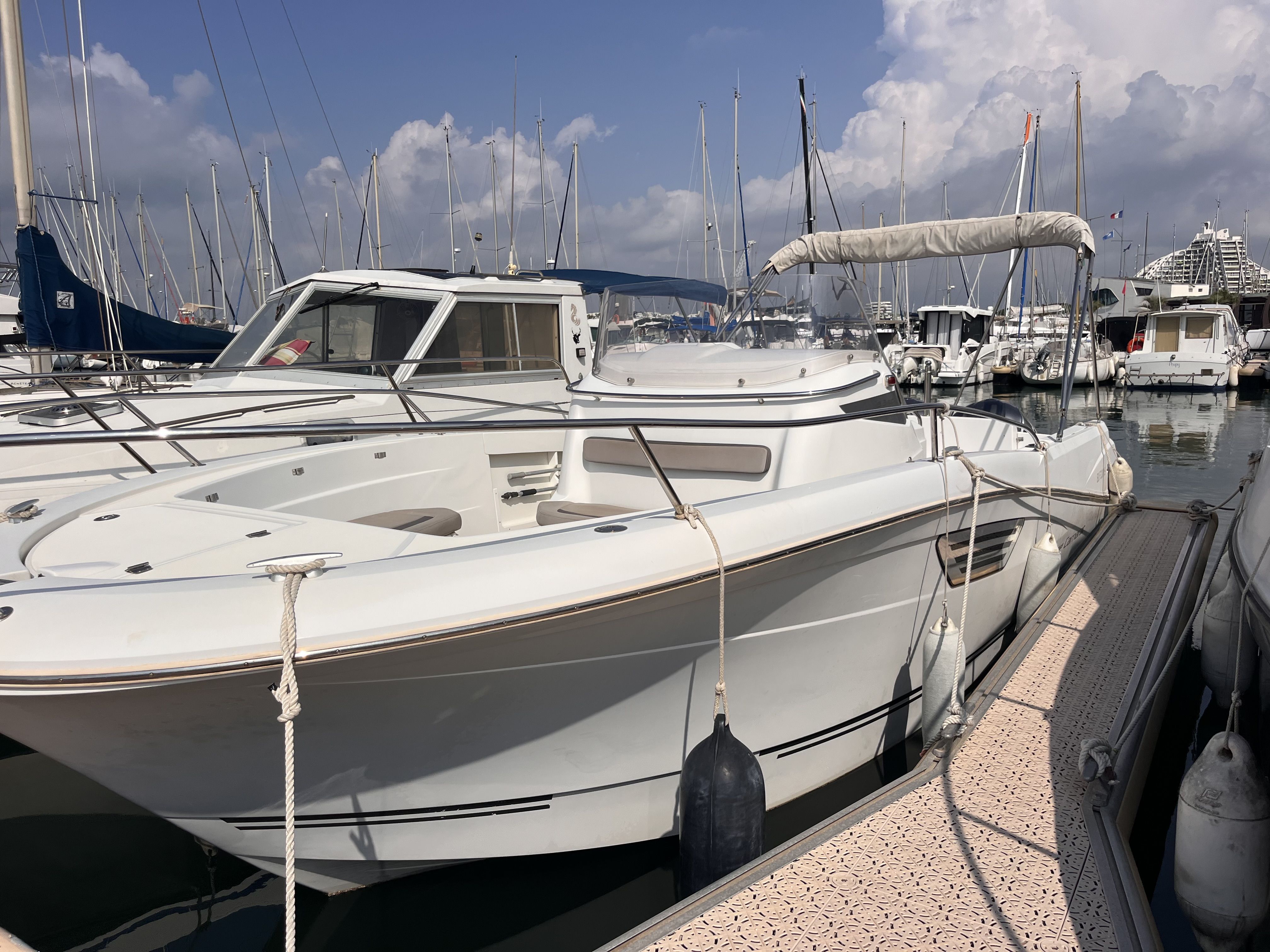 JEANNEAU CAP CAMARAT 8.5 CC