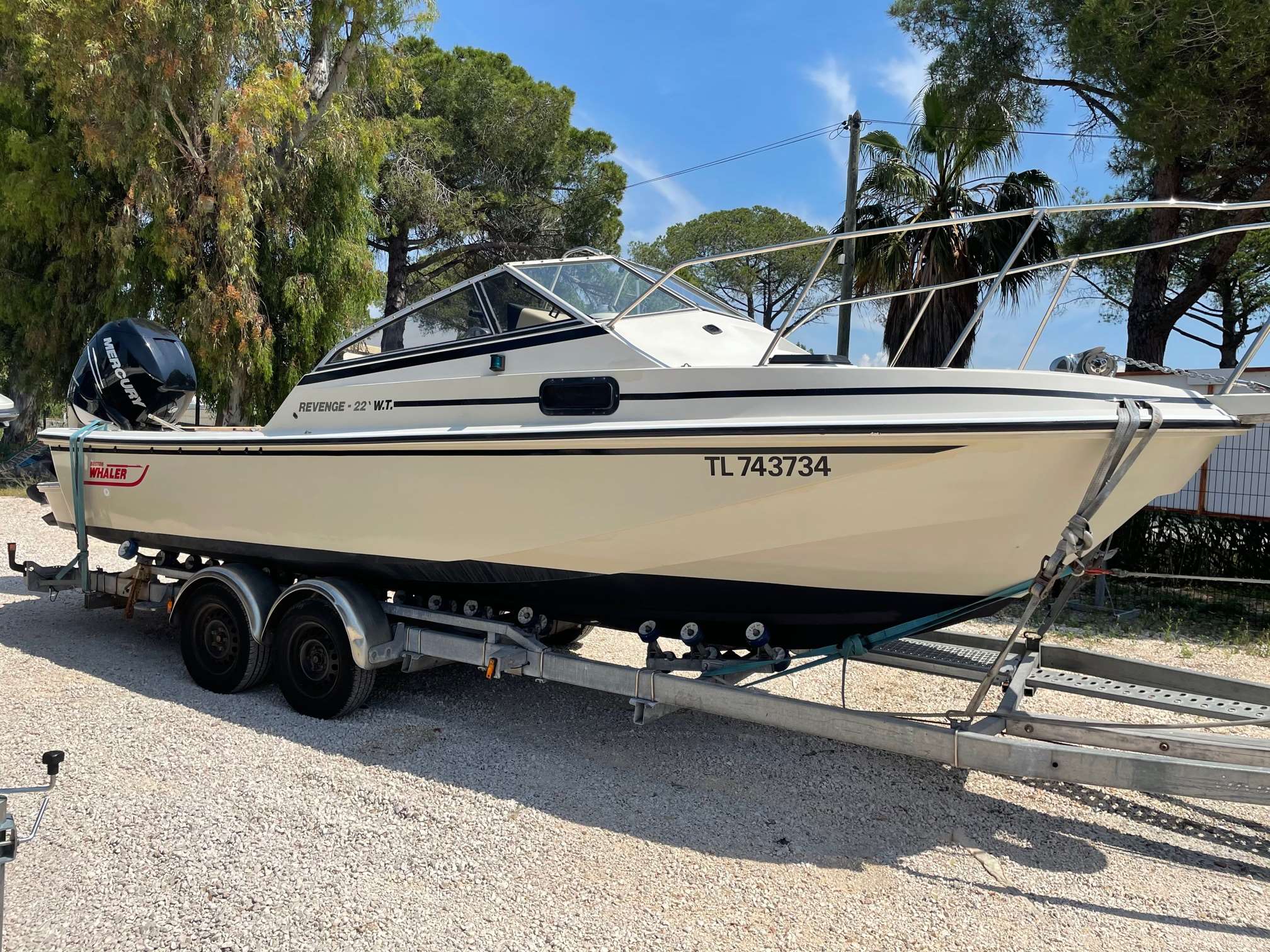BOSTON WHALER 22 REVENGE