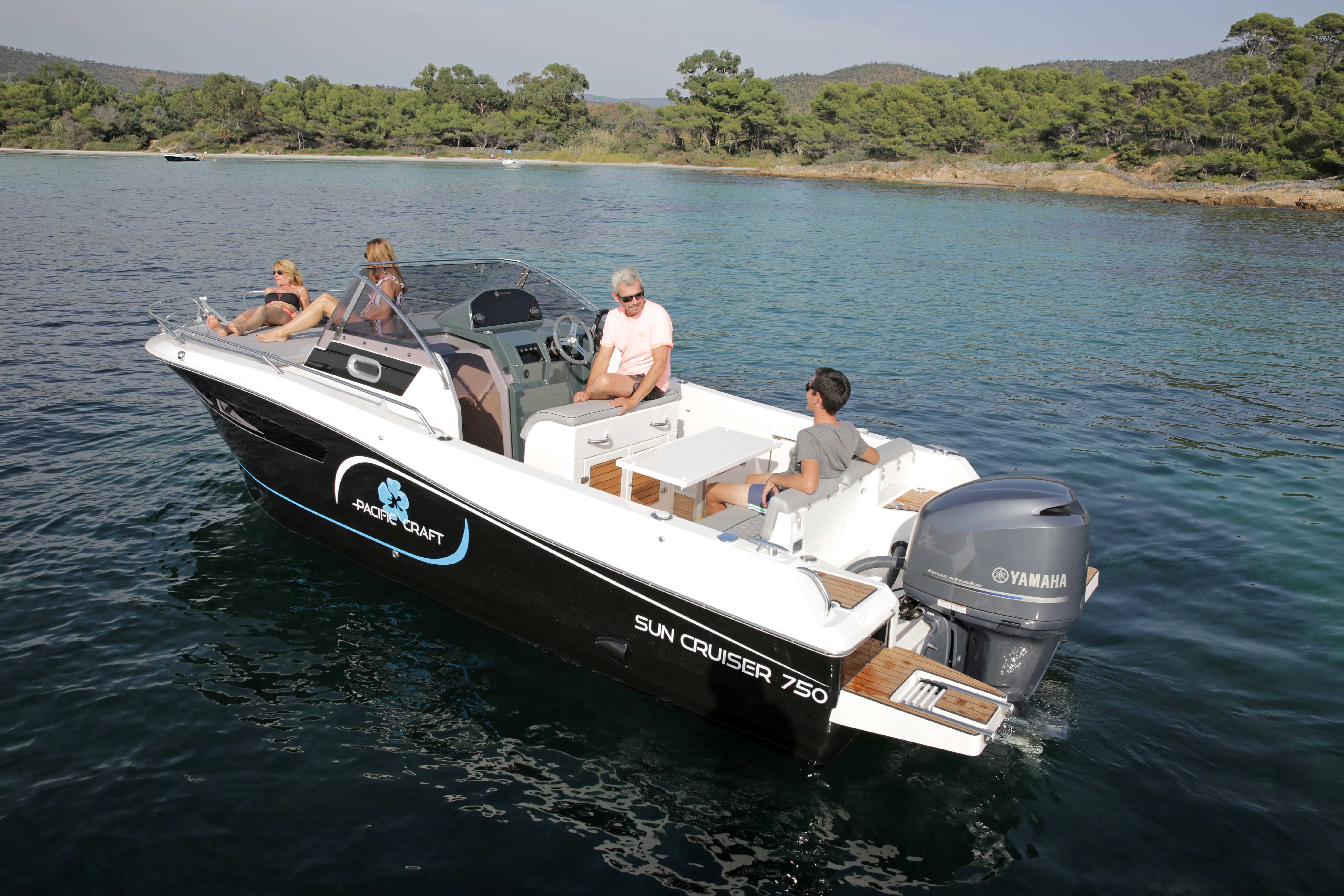 PACIFIC CRAFT 750 SUN CRUISER