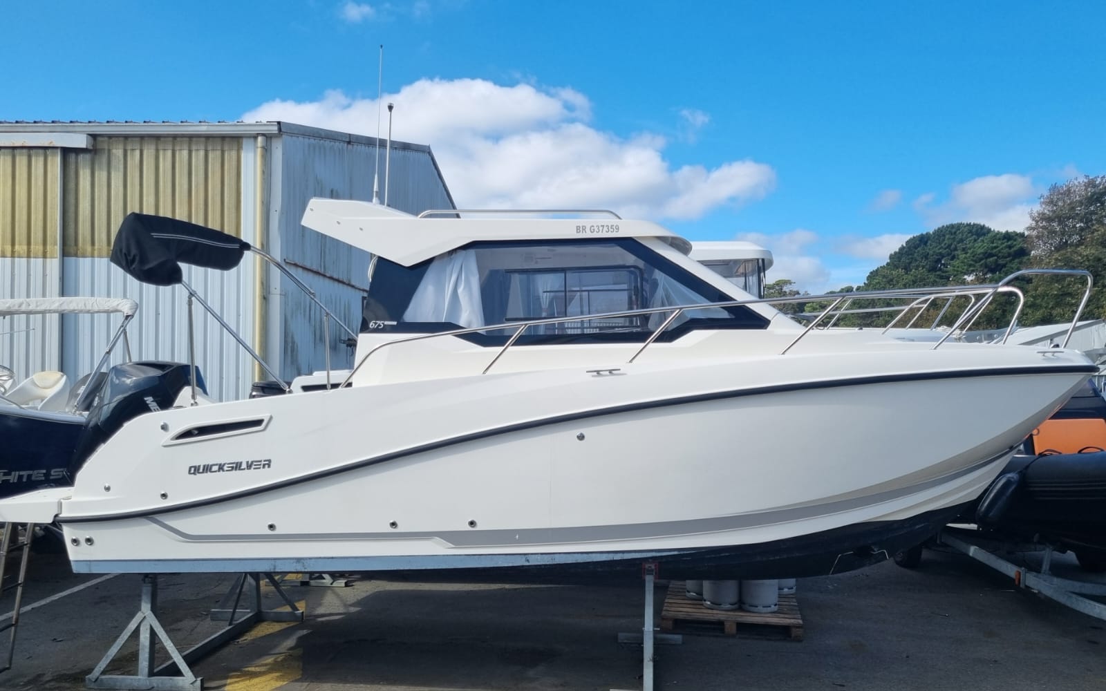 QUICKSILVER Activ 675 Weekend