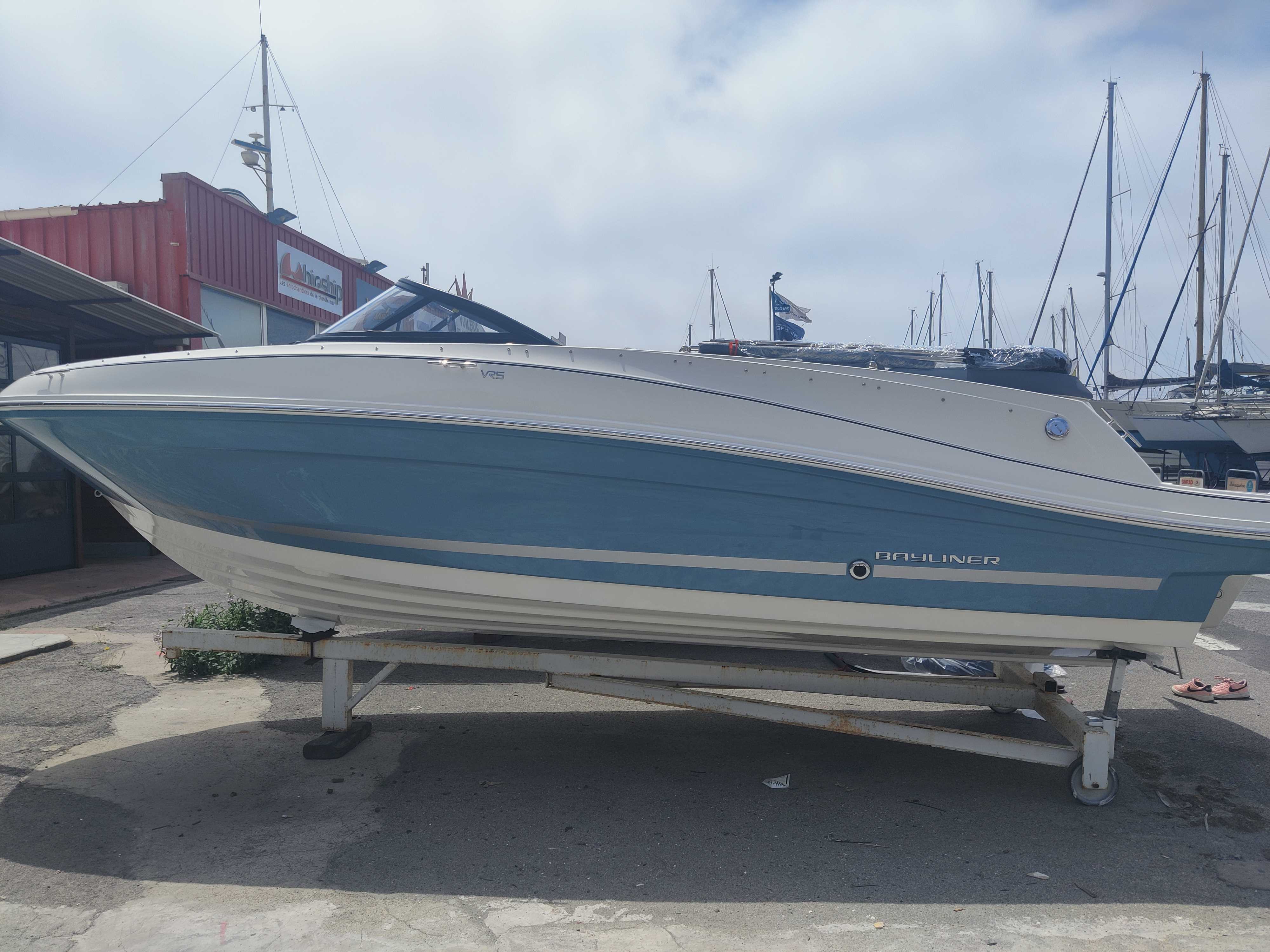 BAYLINER VR5 BOWRIDER