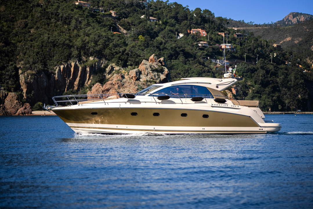 PRESTIGE YACHTS 42 S