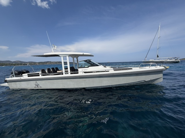 AXOPAR 37 T-TOP