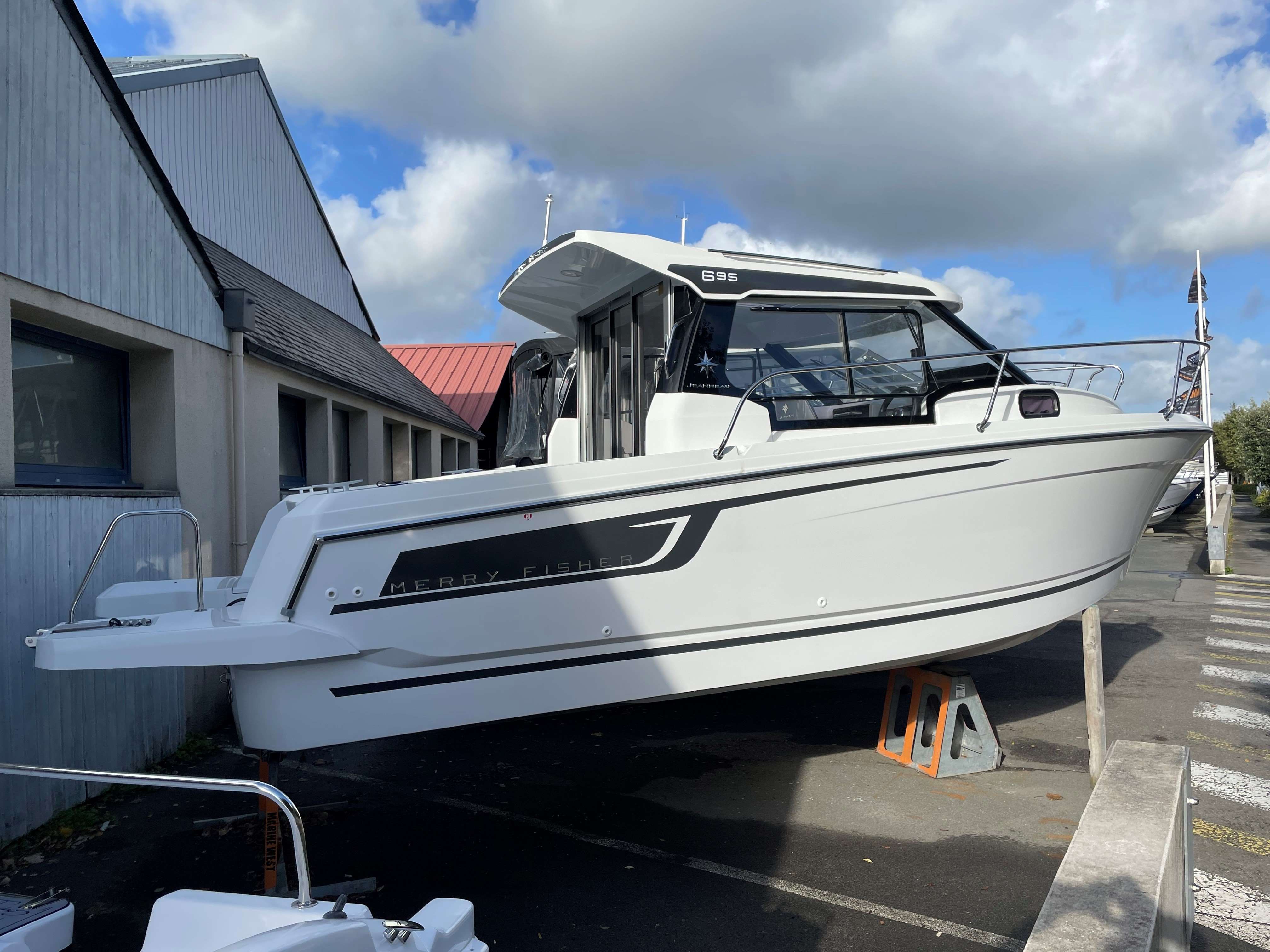 JEANNEAU MERRY FISHER 695 S2