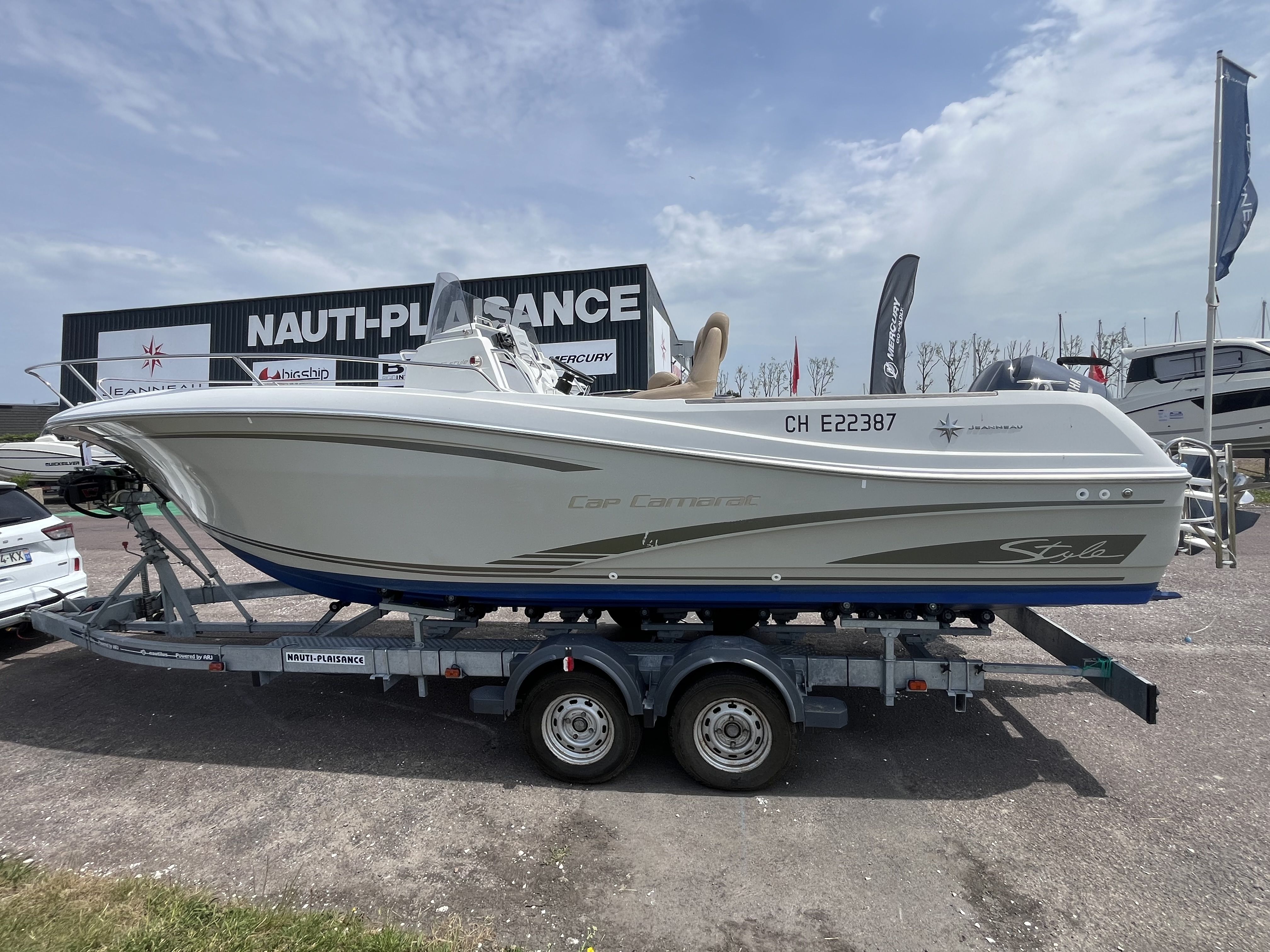 JEANNEAU CAP CAMARAT 7.5 CC STYLE