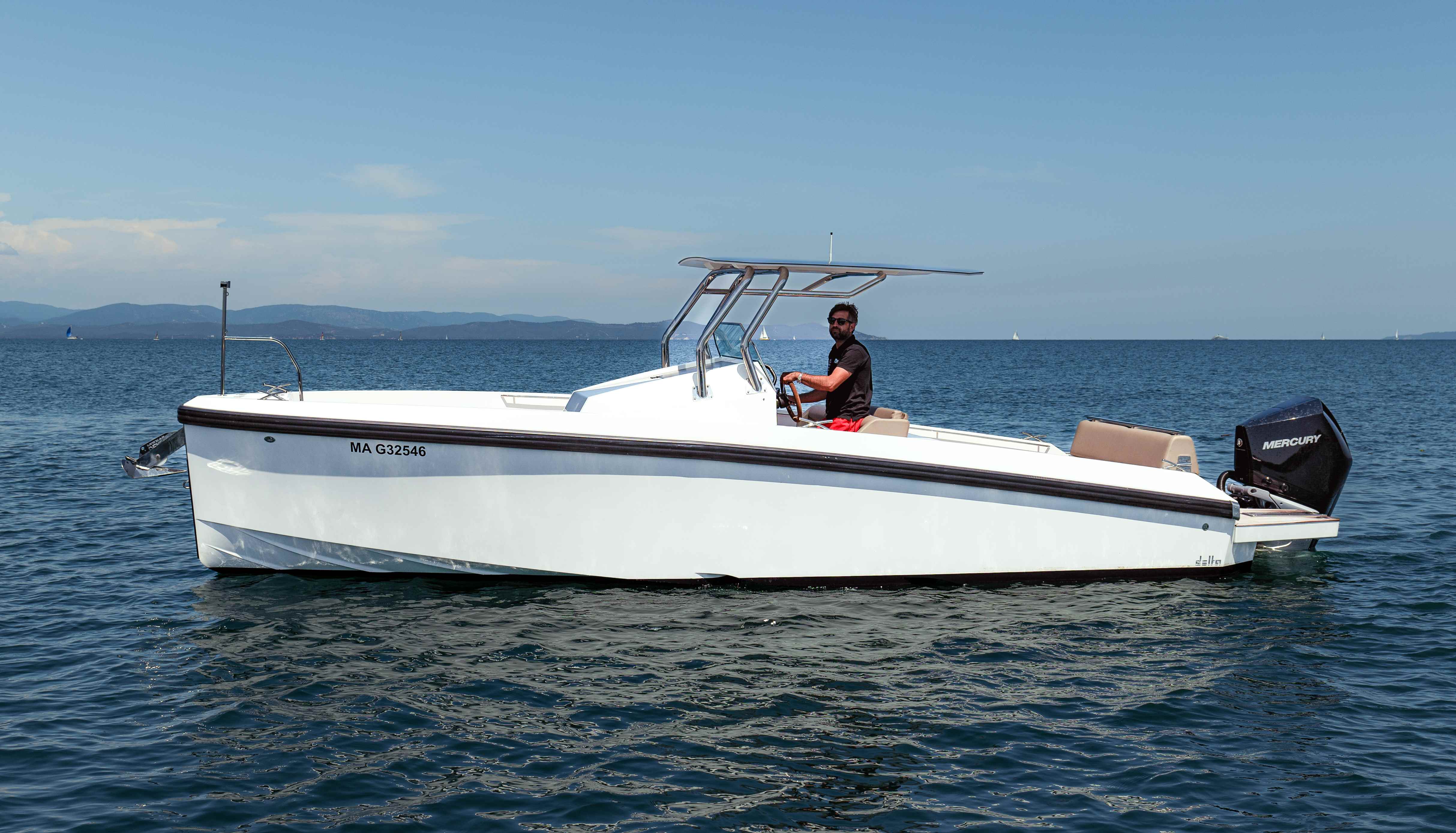DELTA POWERBOATS T26