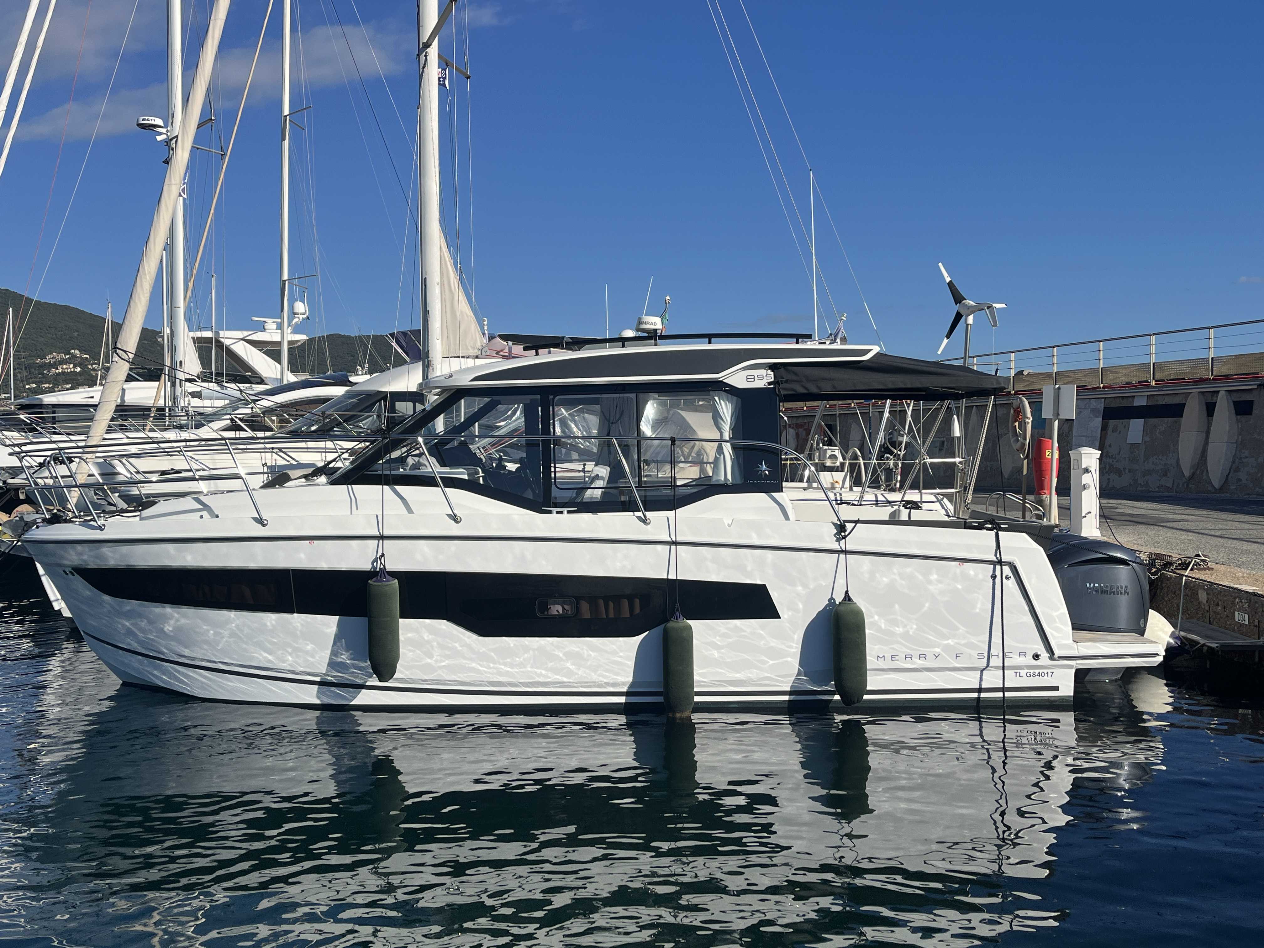 JEANNEAU MERRY FISHER 895 S2