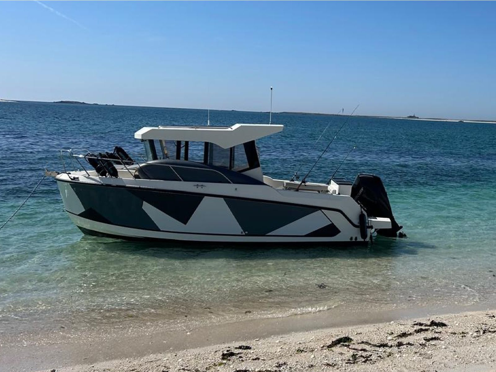 QUICKSILVER 805 Pilothouse