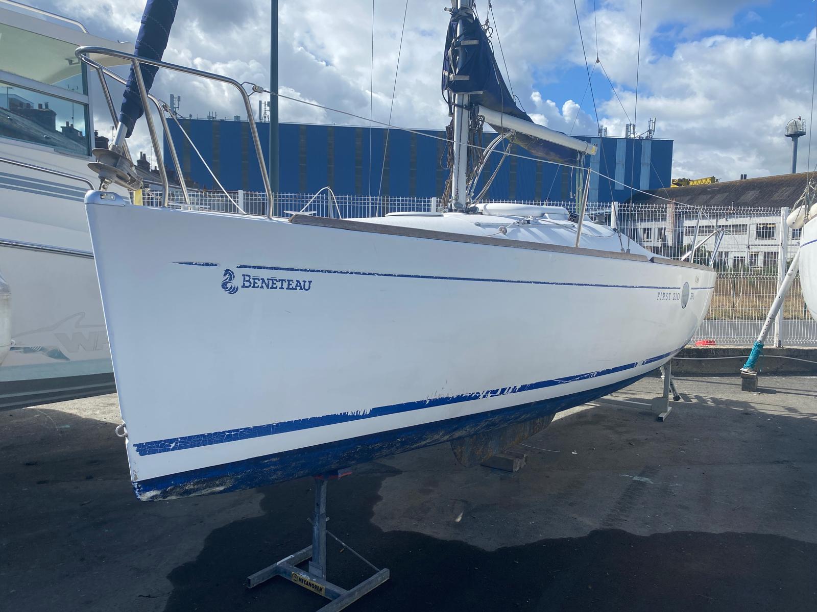 BENETEAU FIRST 210
