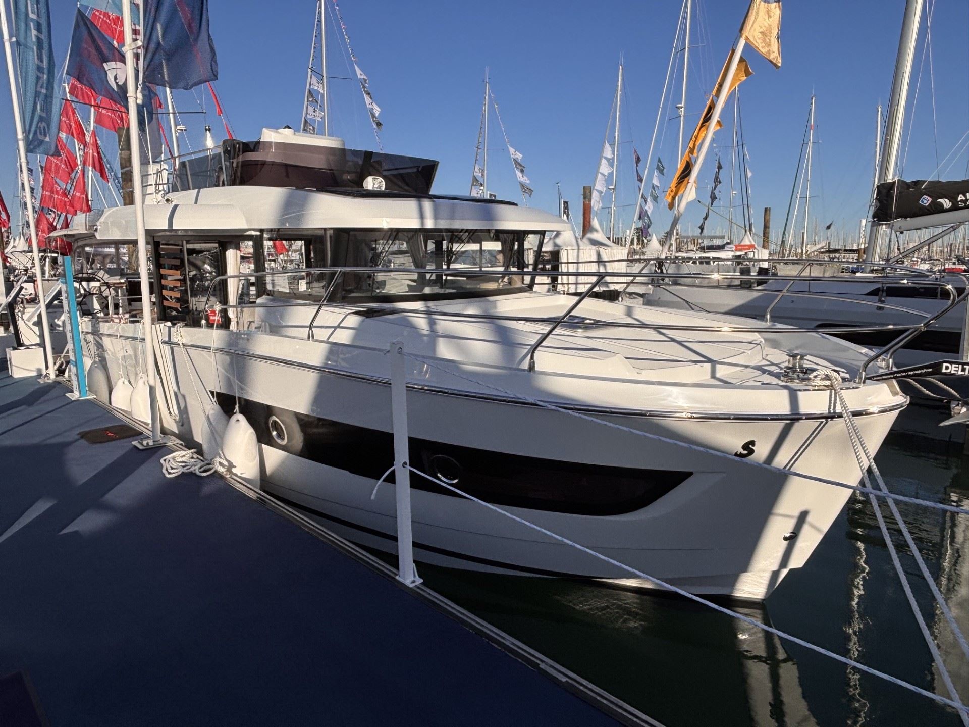 BENETEAU SWIFT TRAWLER 37 FLY