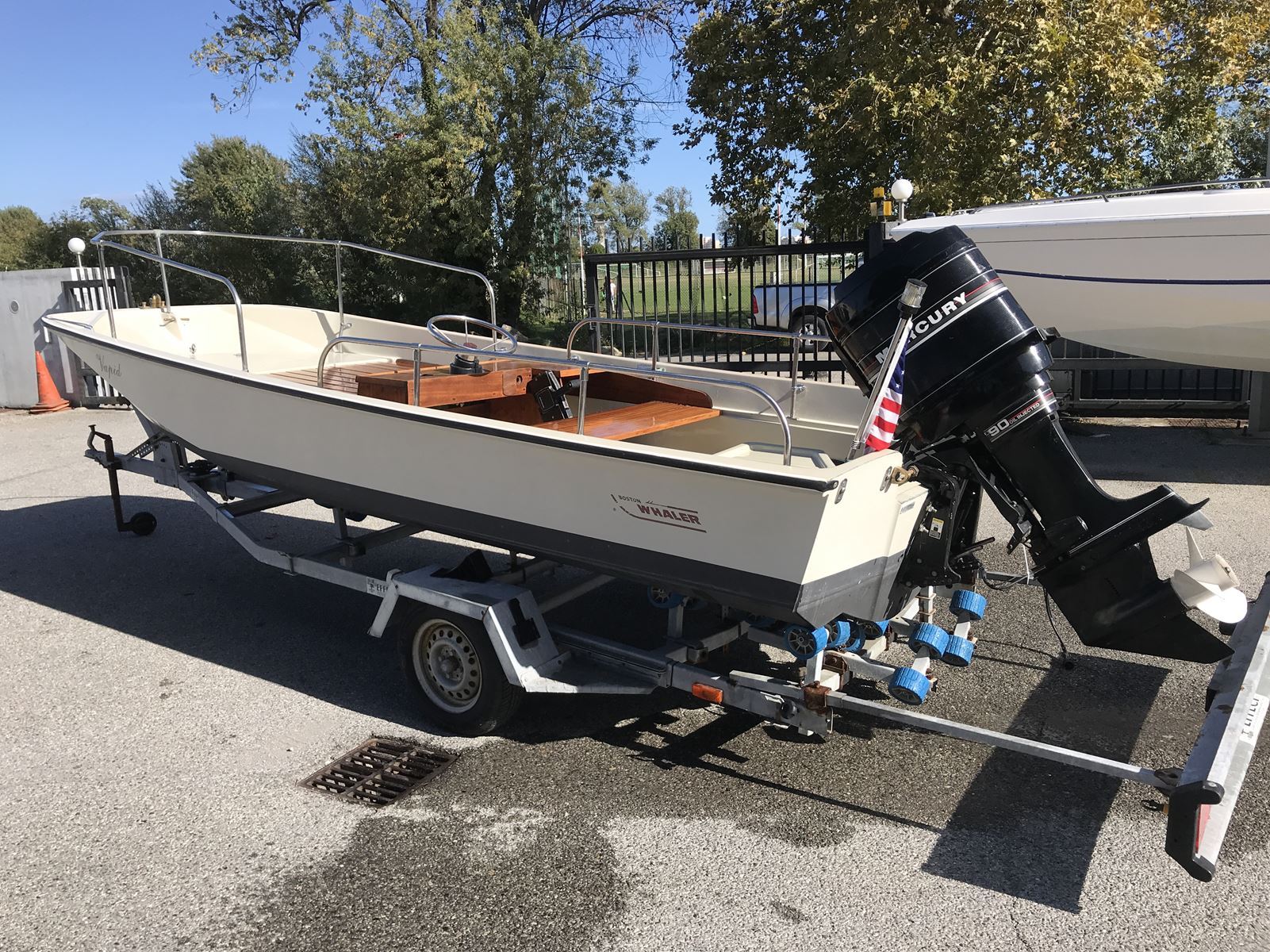 BOSTON WHALER 17 Currituck
