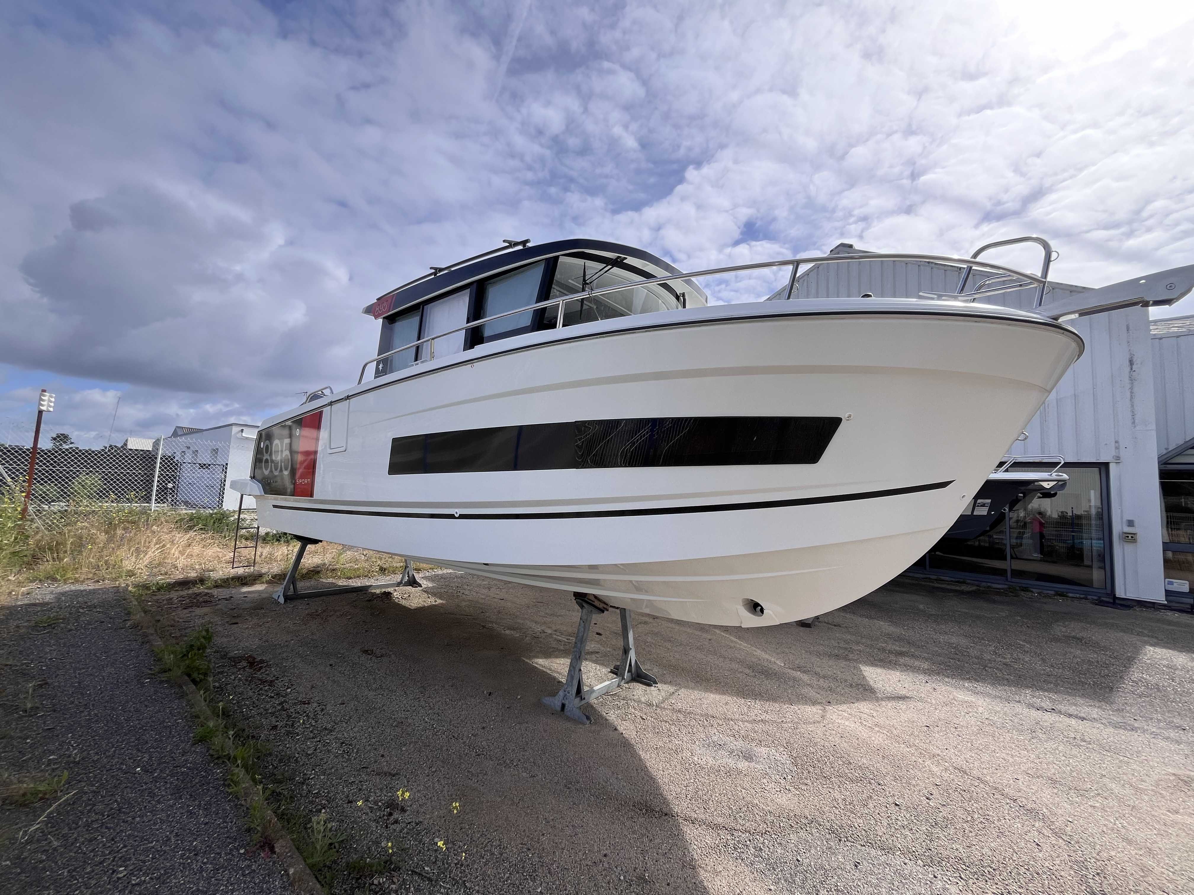 JEANNEAU MERRY FISHER 895 SPORT