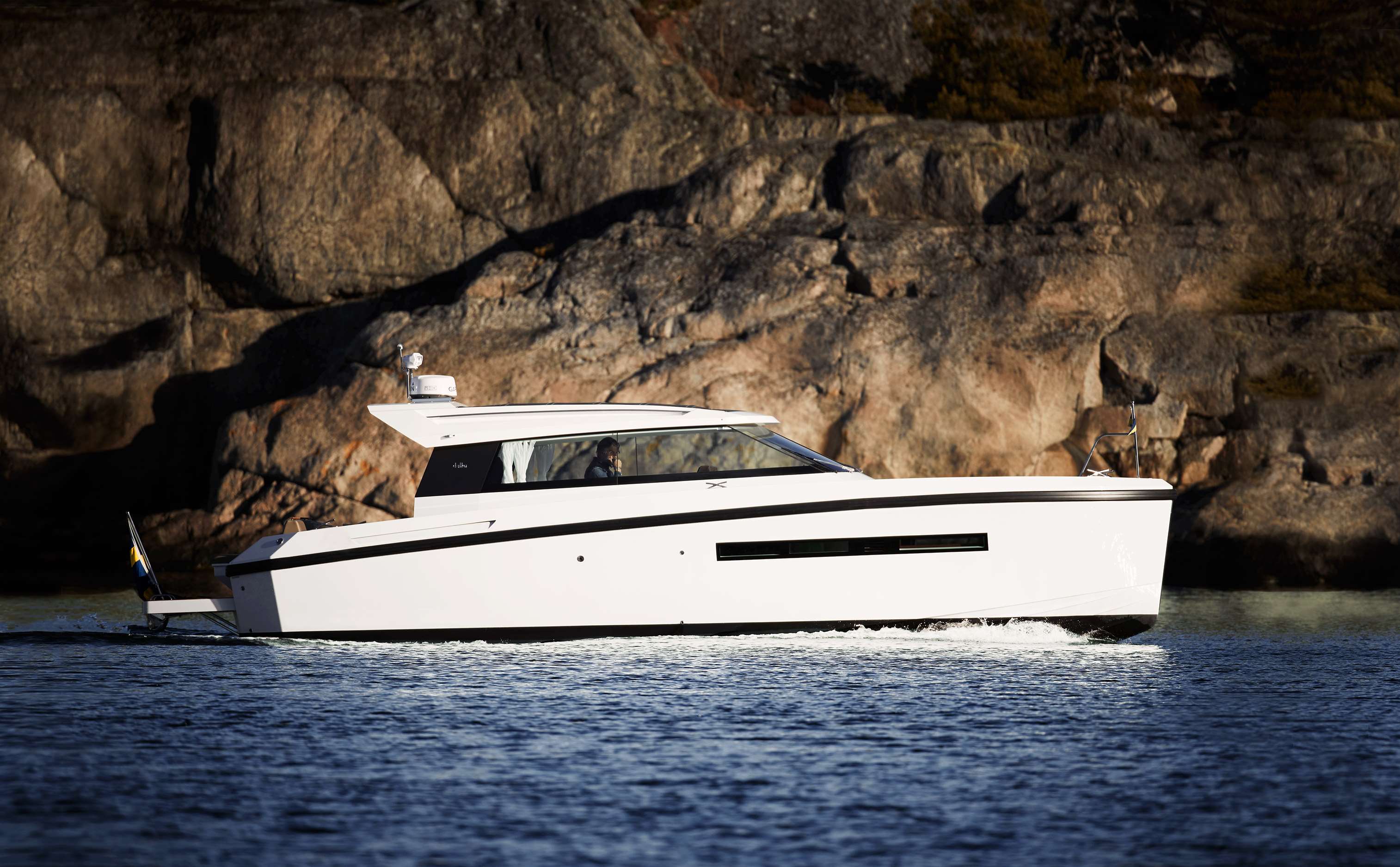 DELTA POWERBOATS 33 COUPE