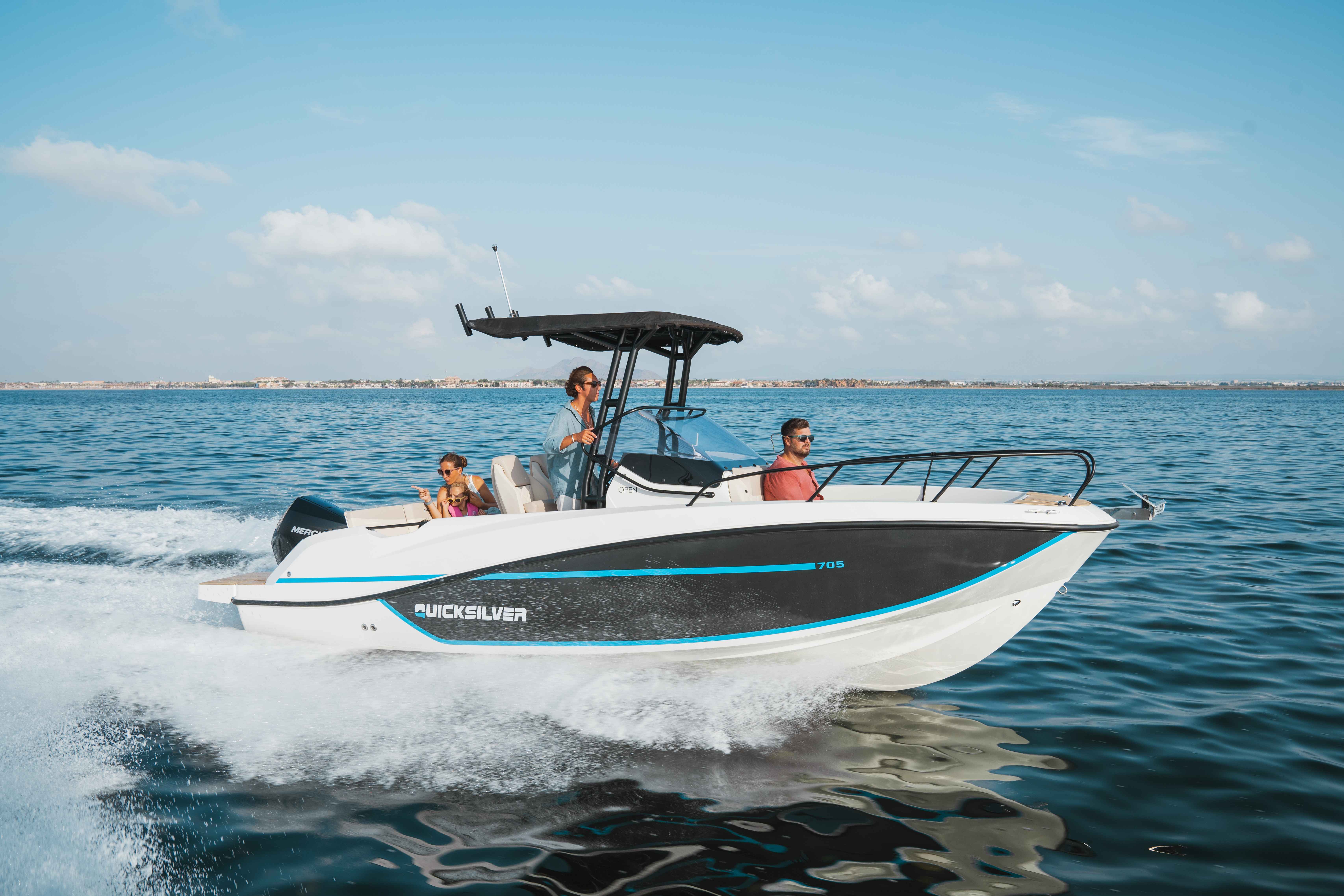 QUICKSILVER 705 Open
