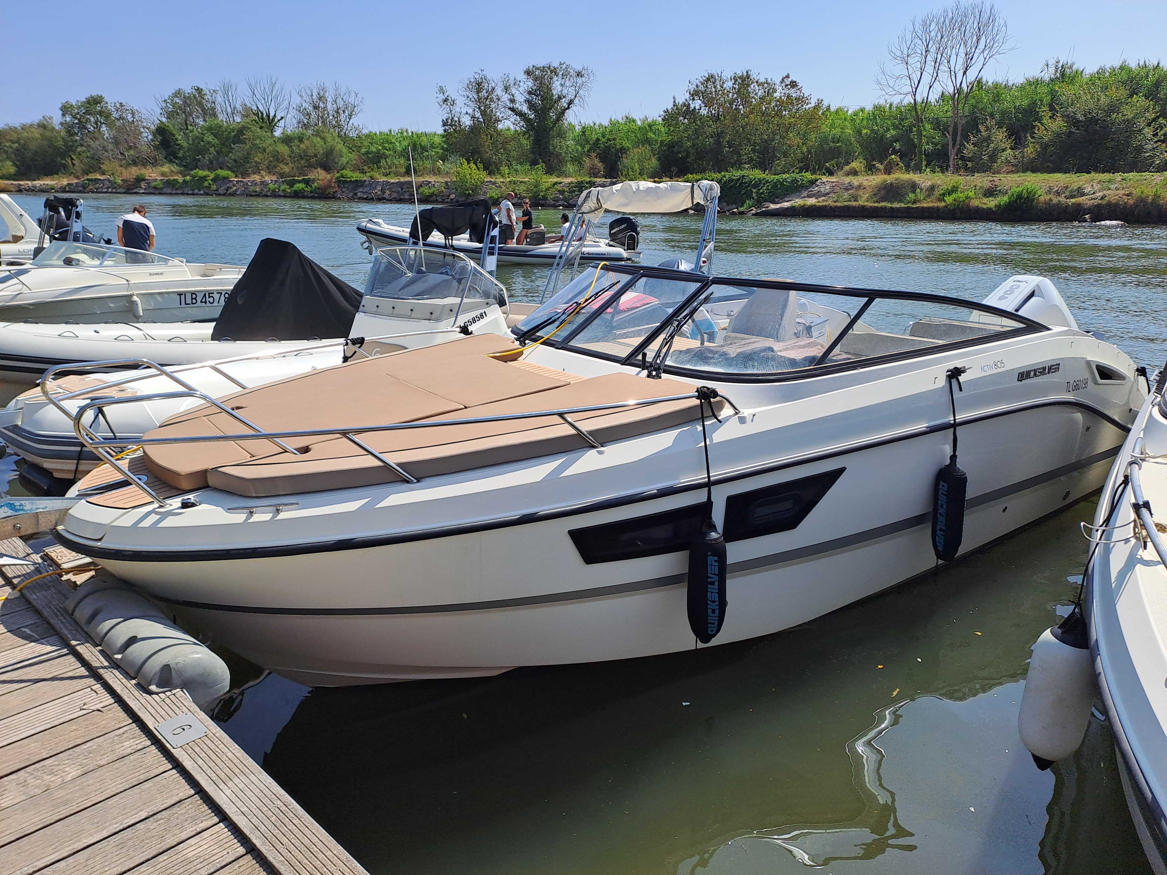 QUICKSILVER ACTIV 805 CRUISER