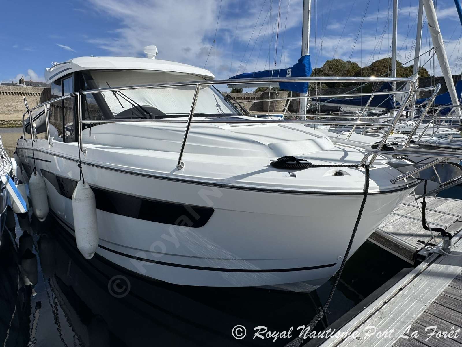 JEANNEAU MERRY FISHER 895