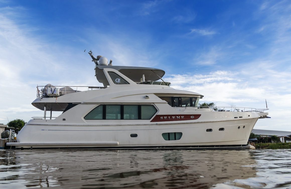Selene 60' Explorer