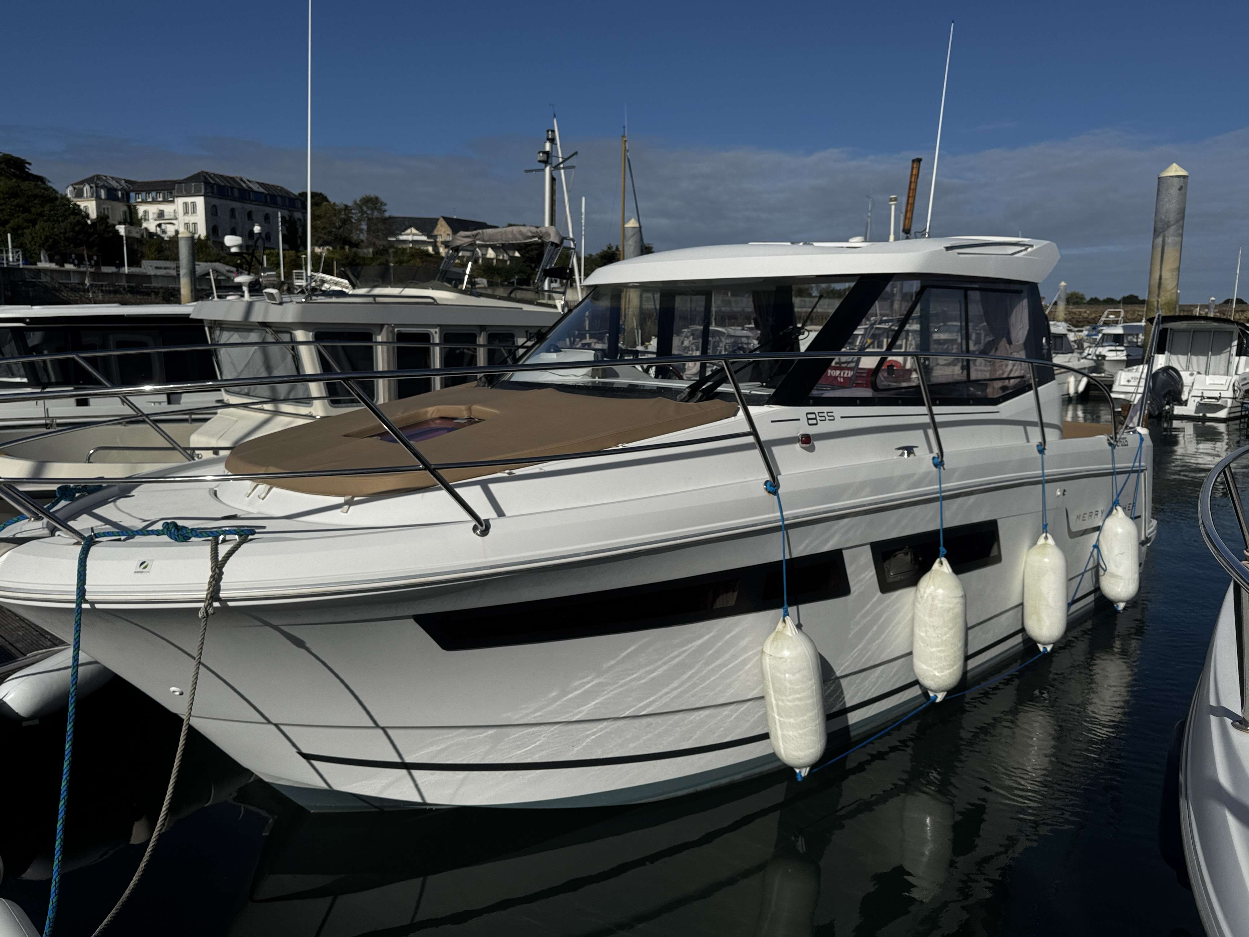 JEANNEAU MERRY FISHER 855 CR