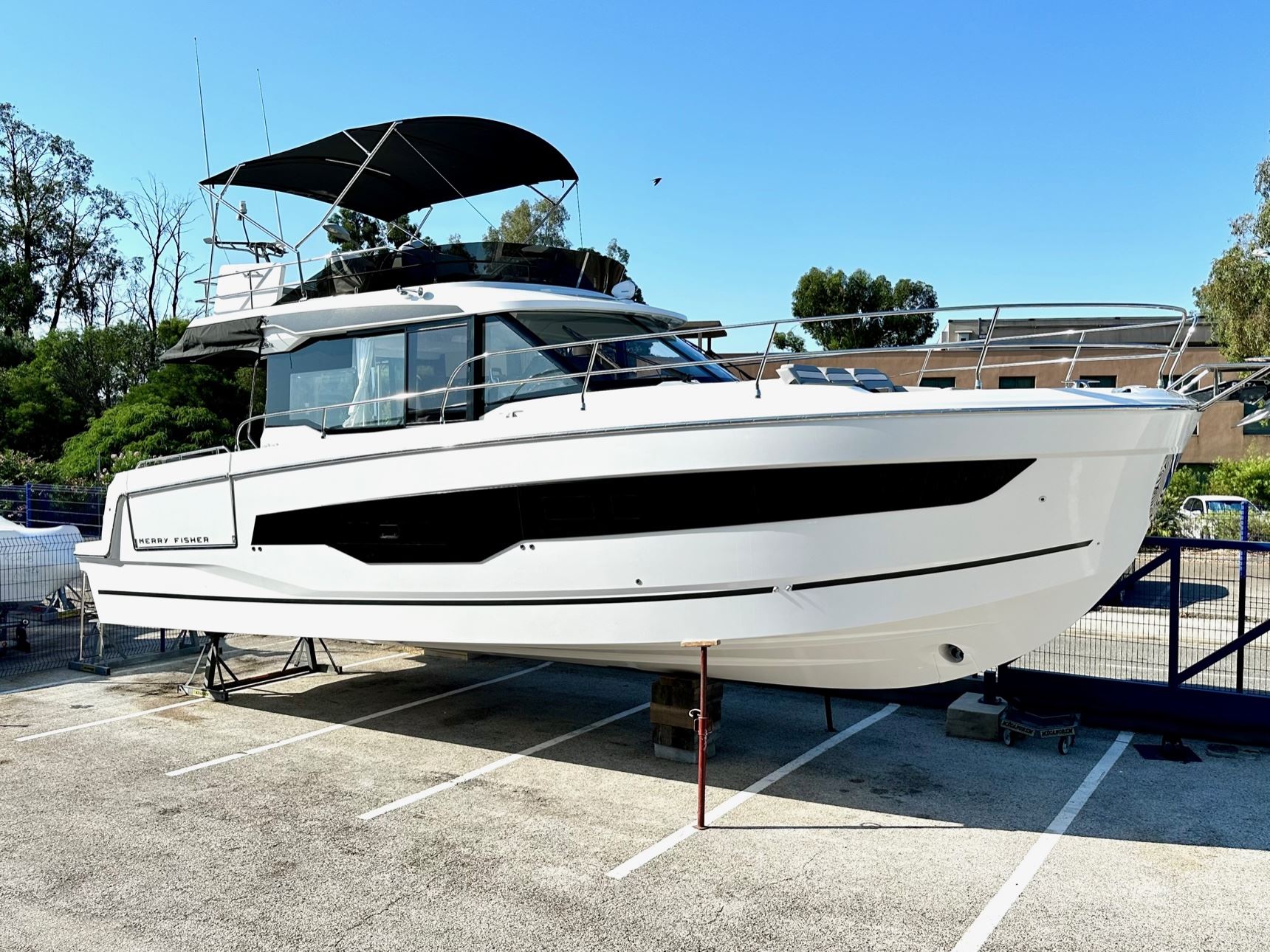 JEANNEAU MERRY FISHER 1295 FLY