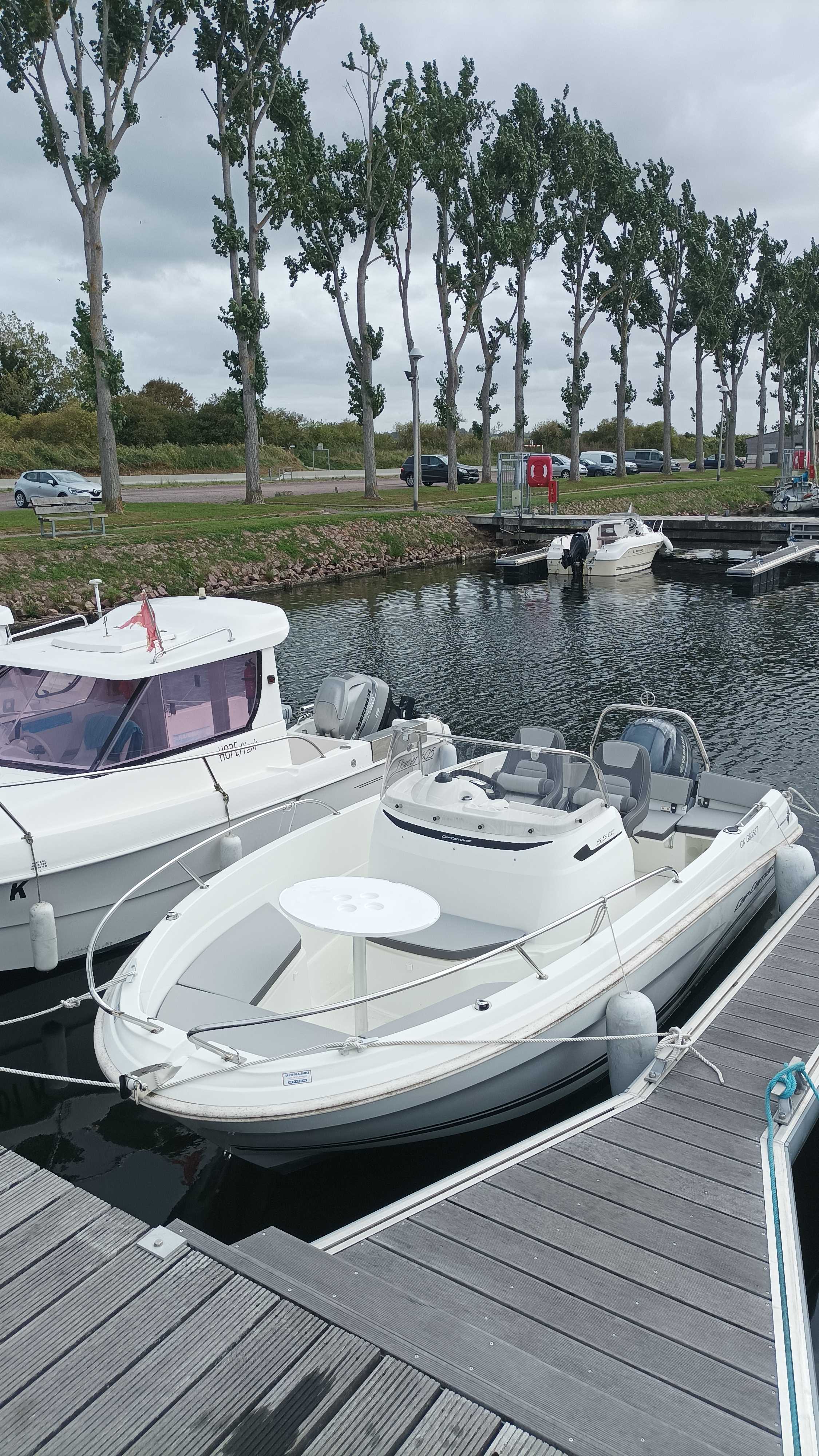 JEANNEAU CAP CAMARAT 5.5 CC