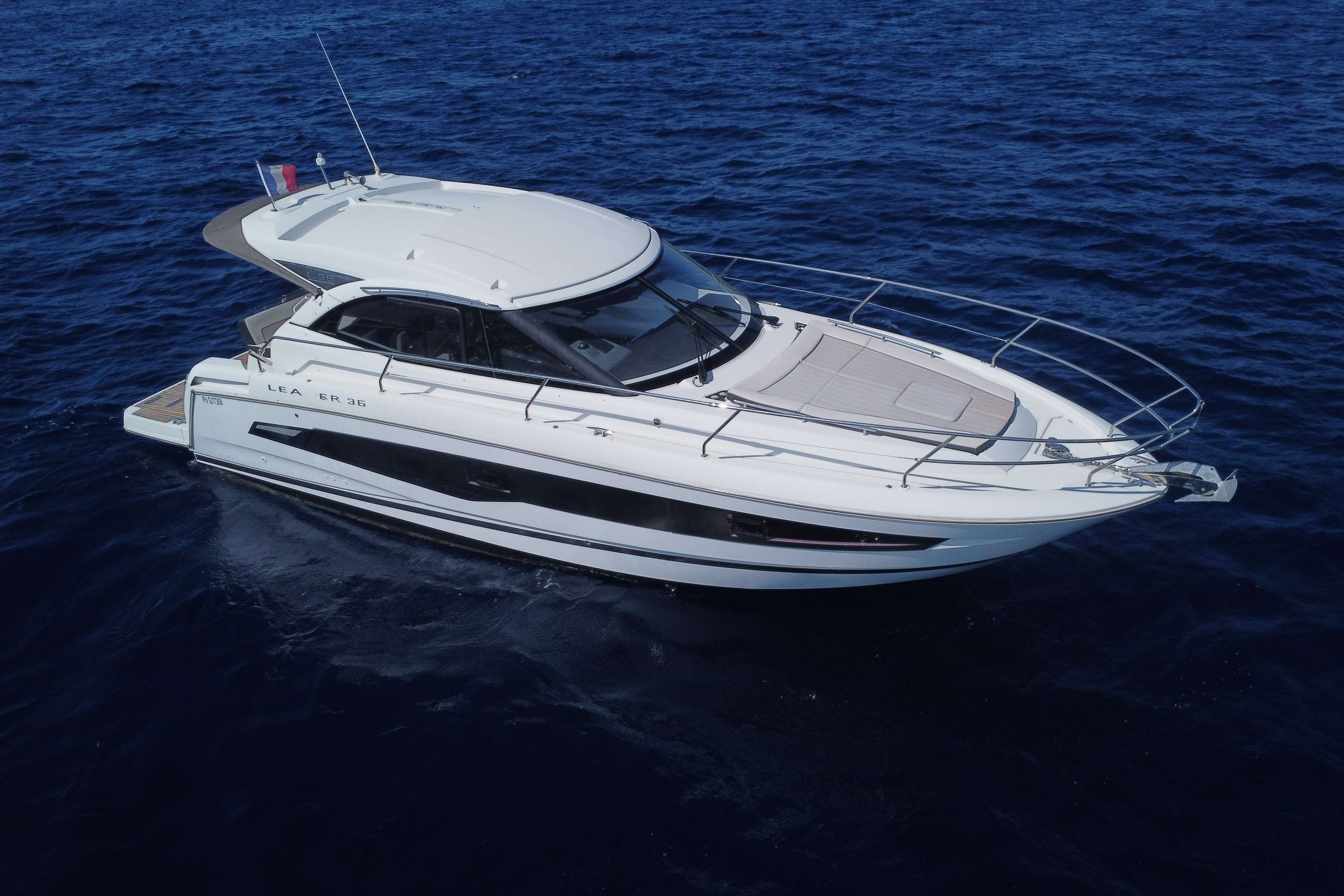 JEANNEAU Leader 36