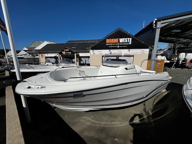 JEANNEAU CAP CAMARAT 7.5 CC Serie 3