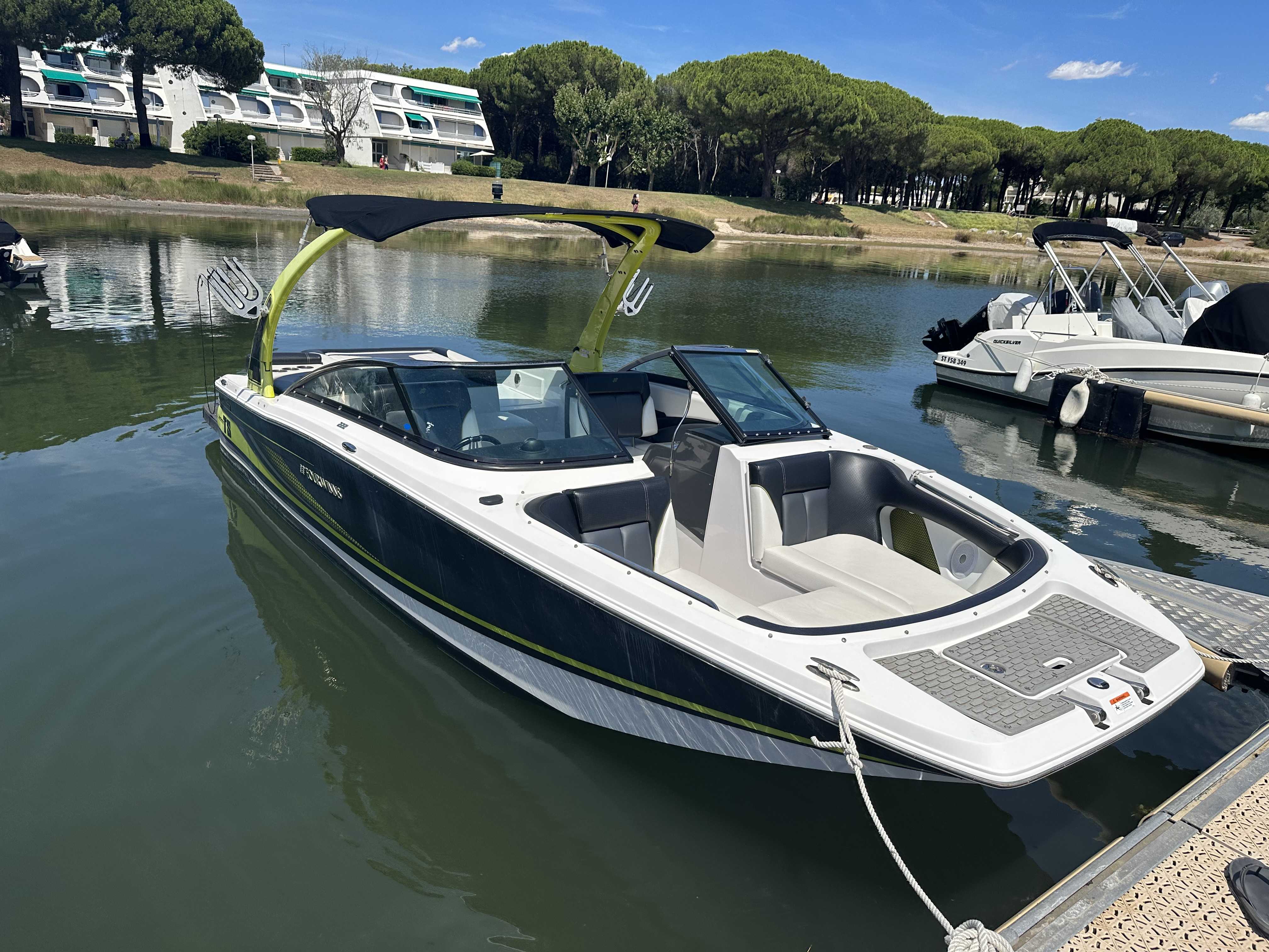 FOUR WINNS TS222