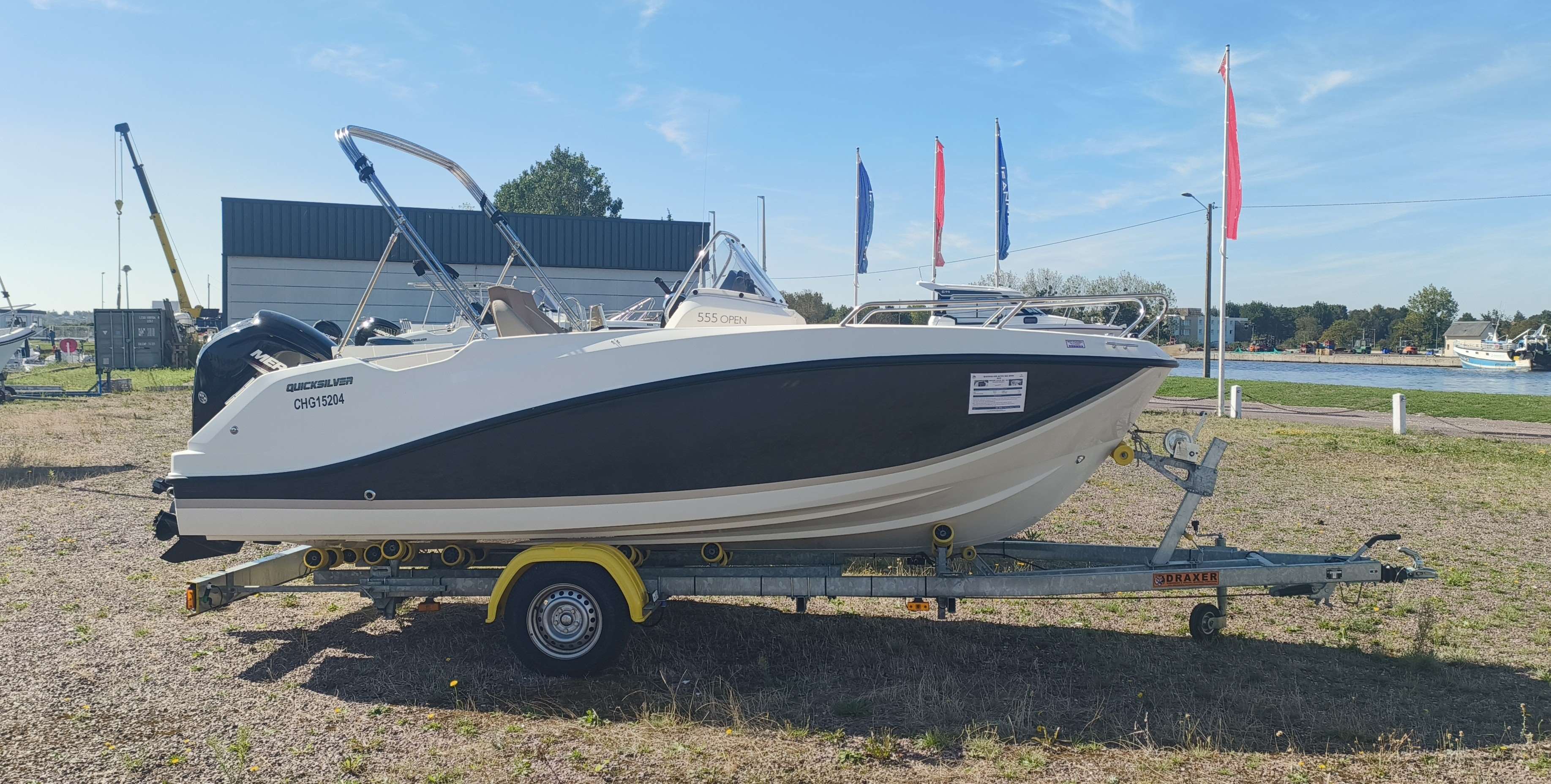 QUICKSILVER ACTIV 555 OPEN