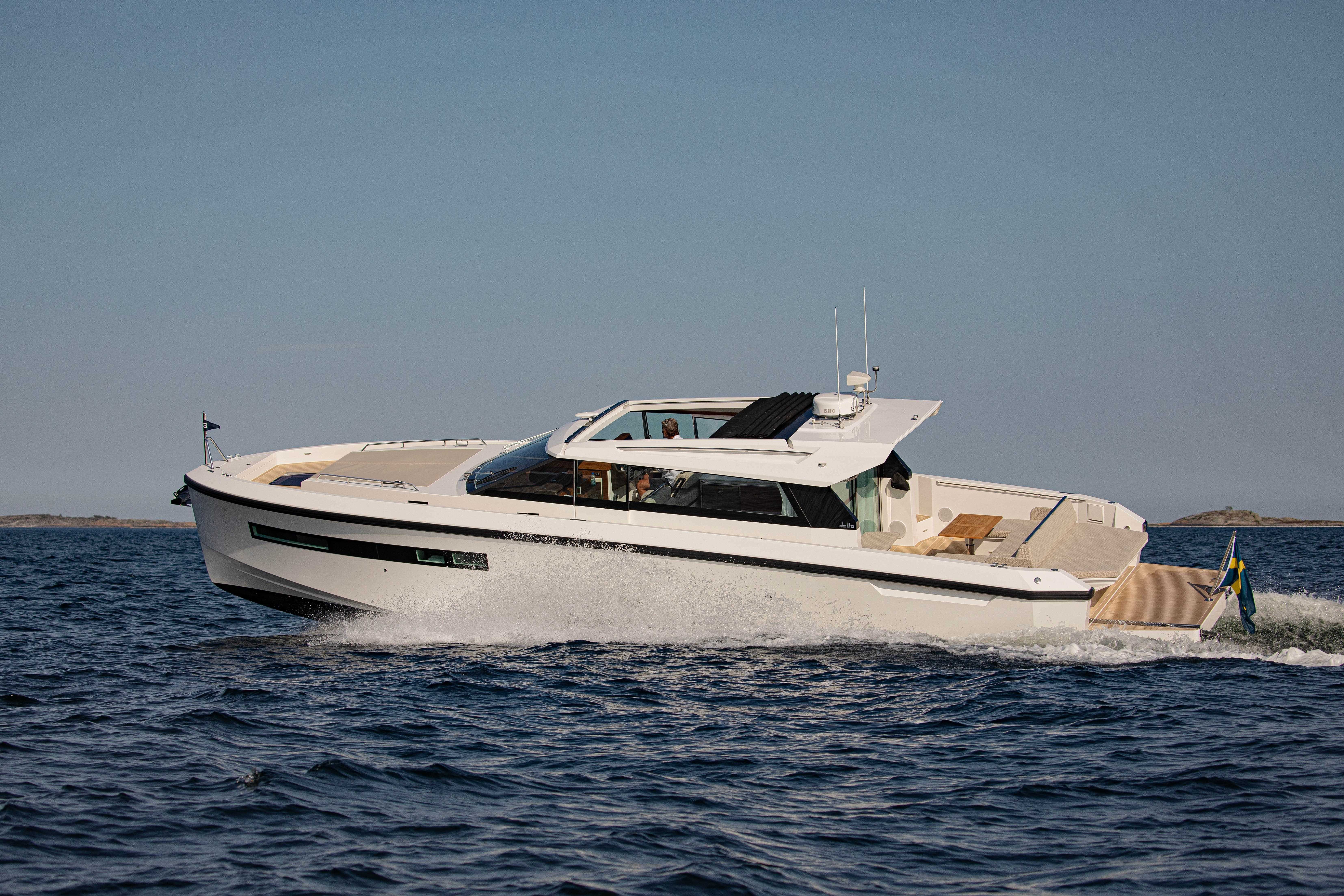 DELTA POWERBOATS 48 COUPE