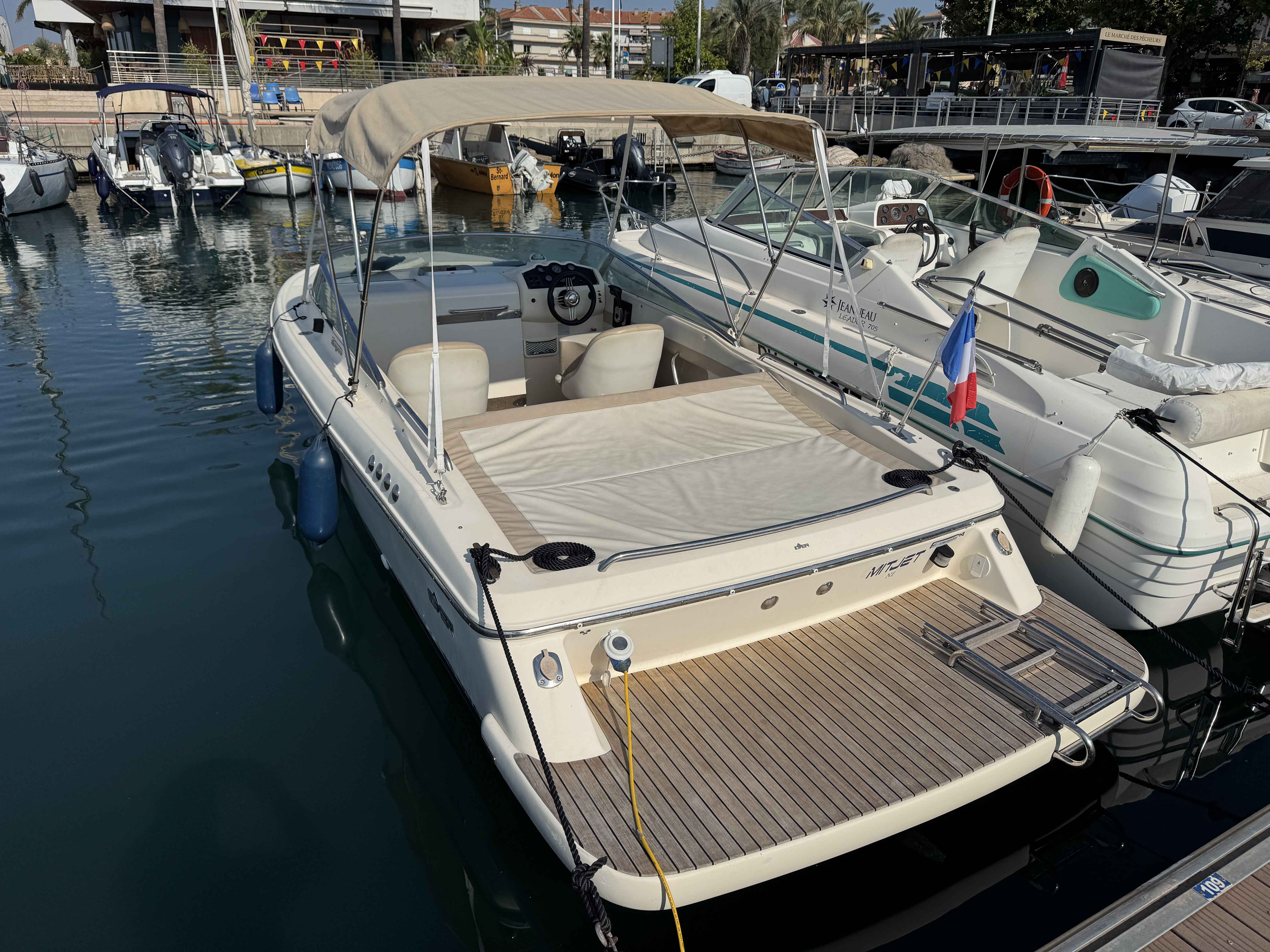 ILVER 25 Nyuma