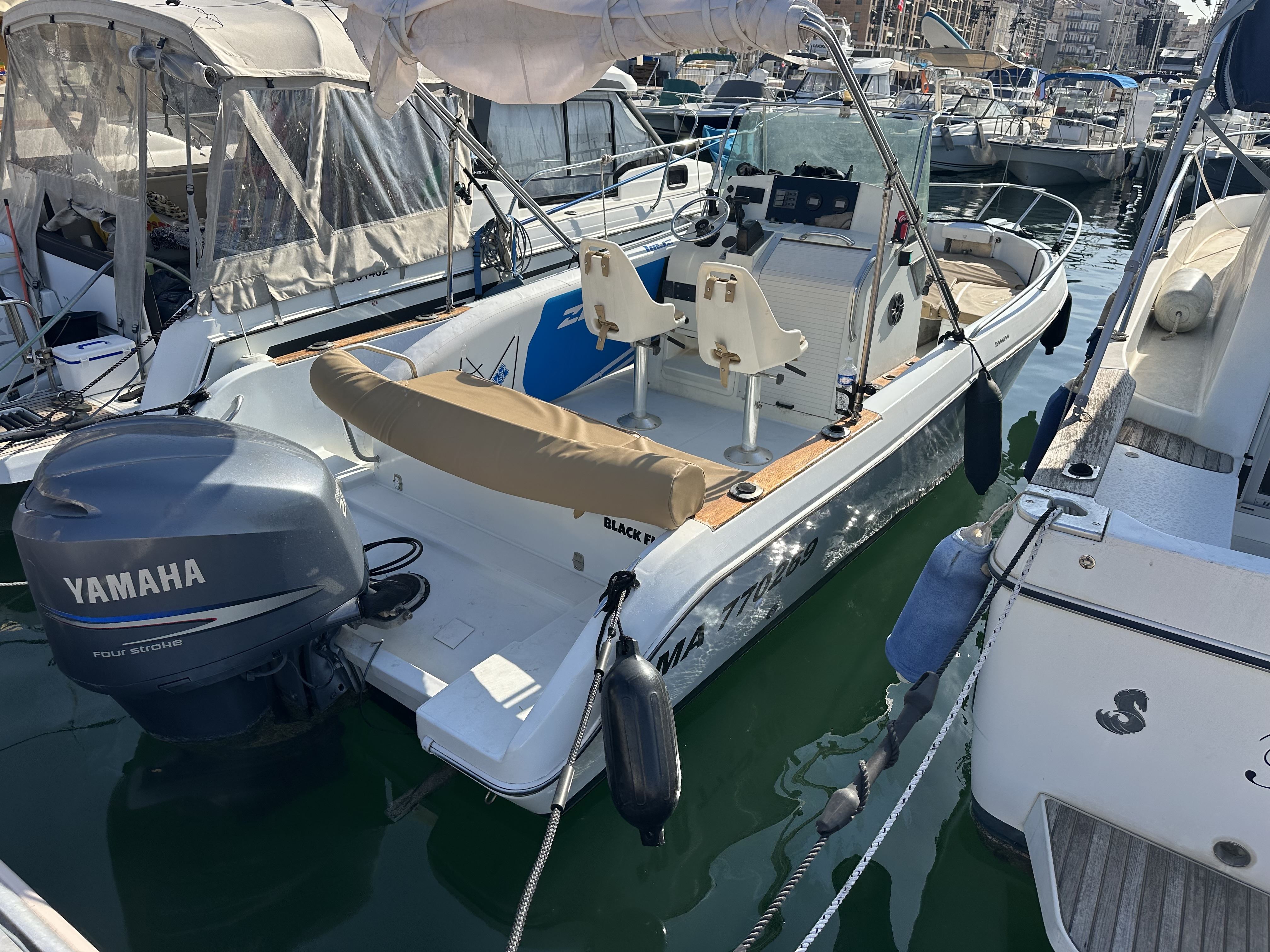 JEANNEAU Cap Camarat 675