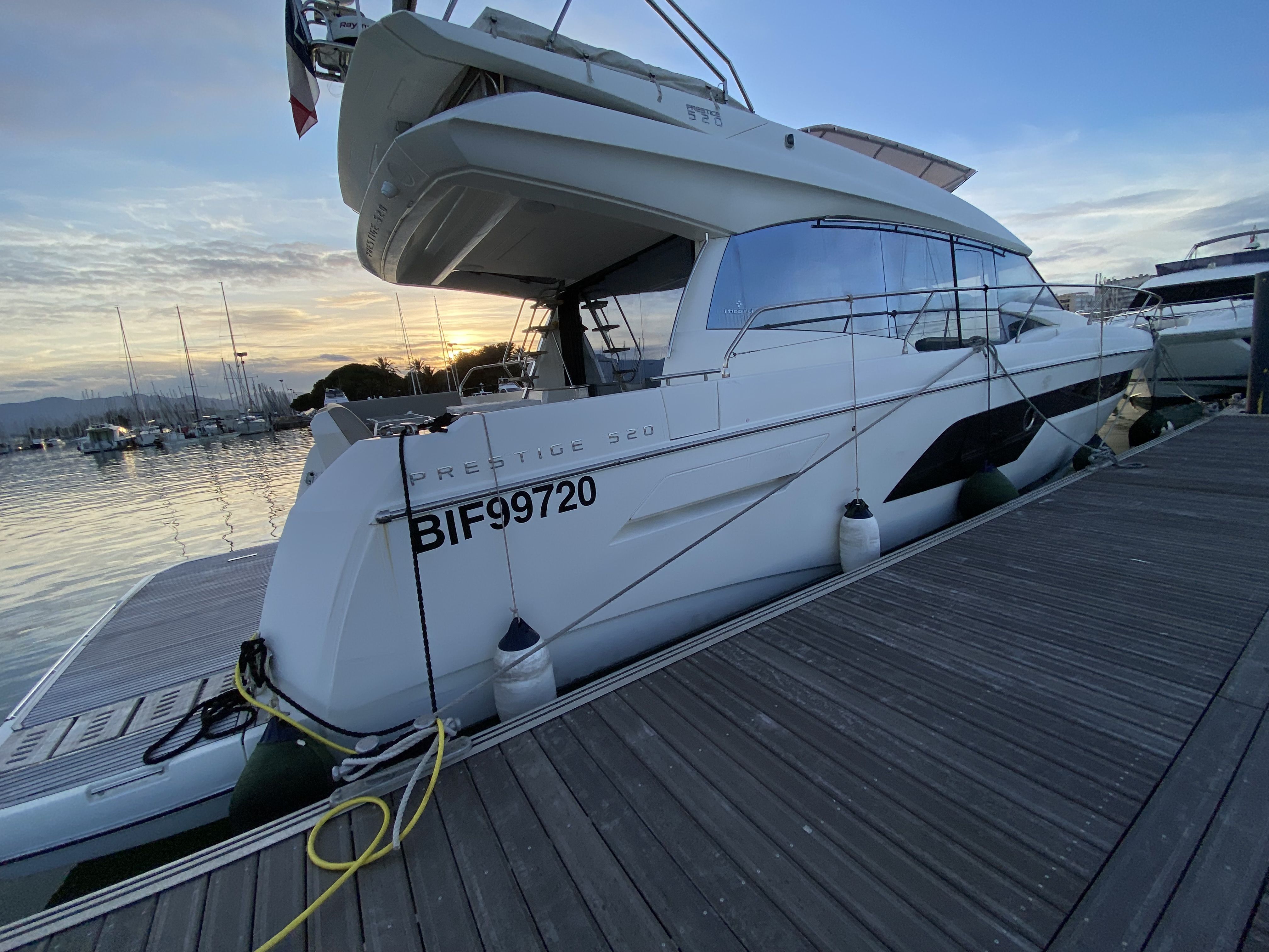 PRESTIGE 520 Fly