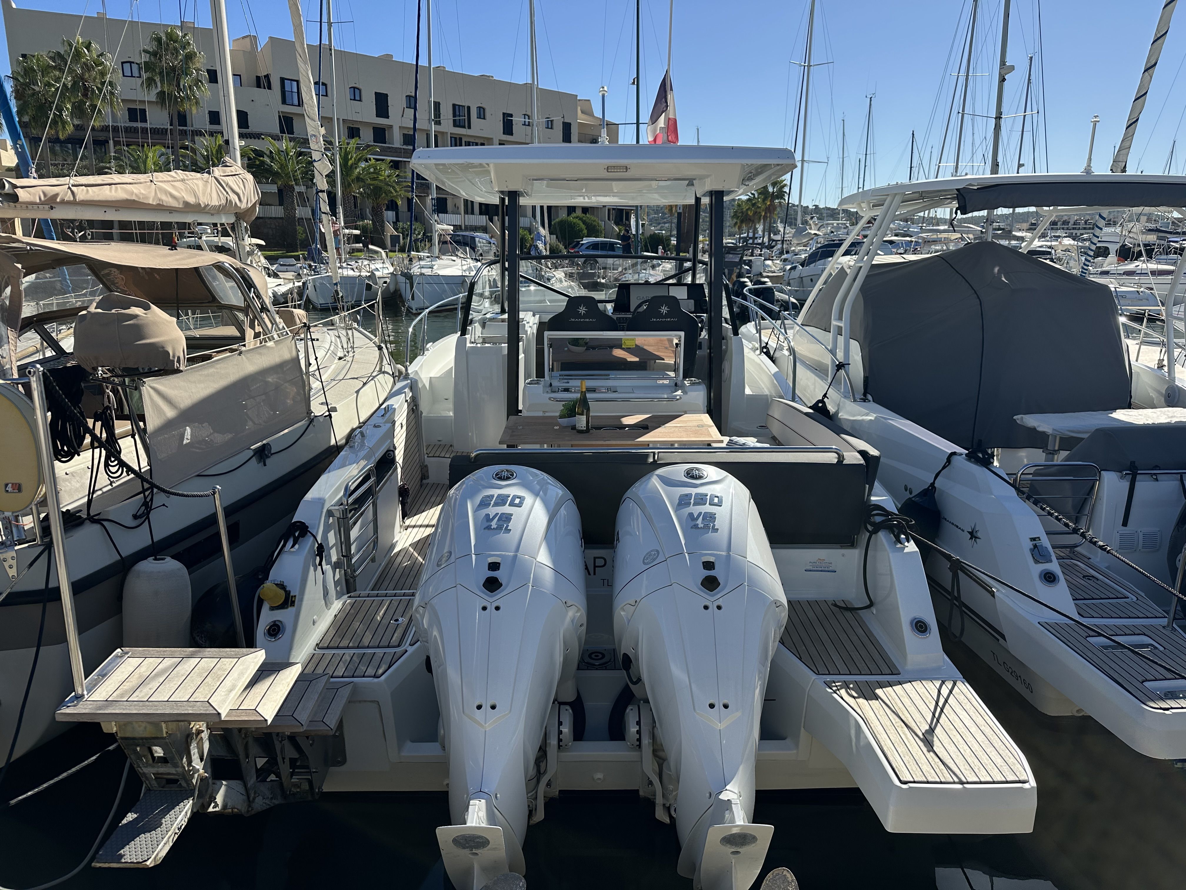 JEANNEAU CAP CAMARAT 9.0 WA SERIE 2