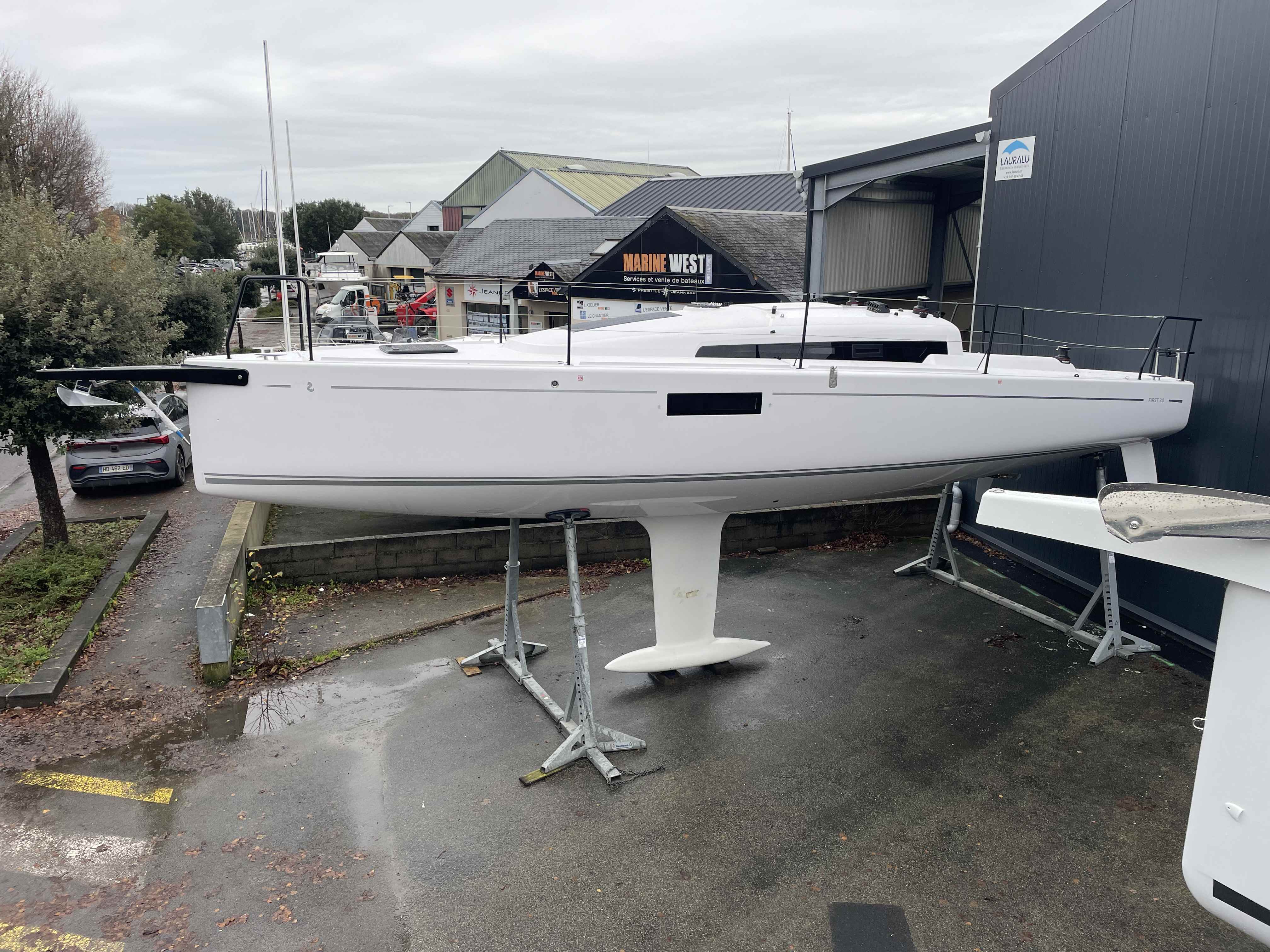 BENETEAU FIRST 30