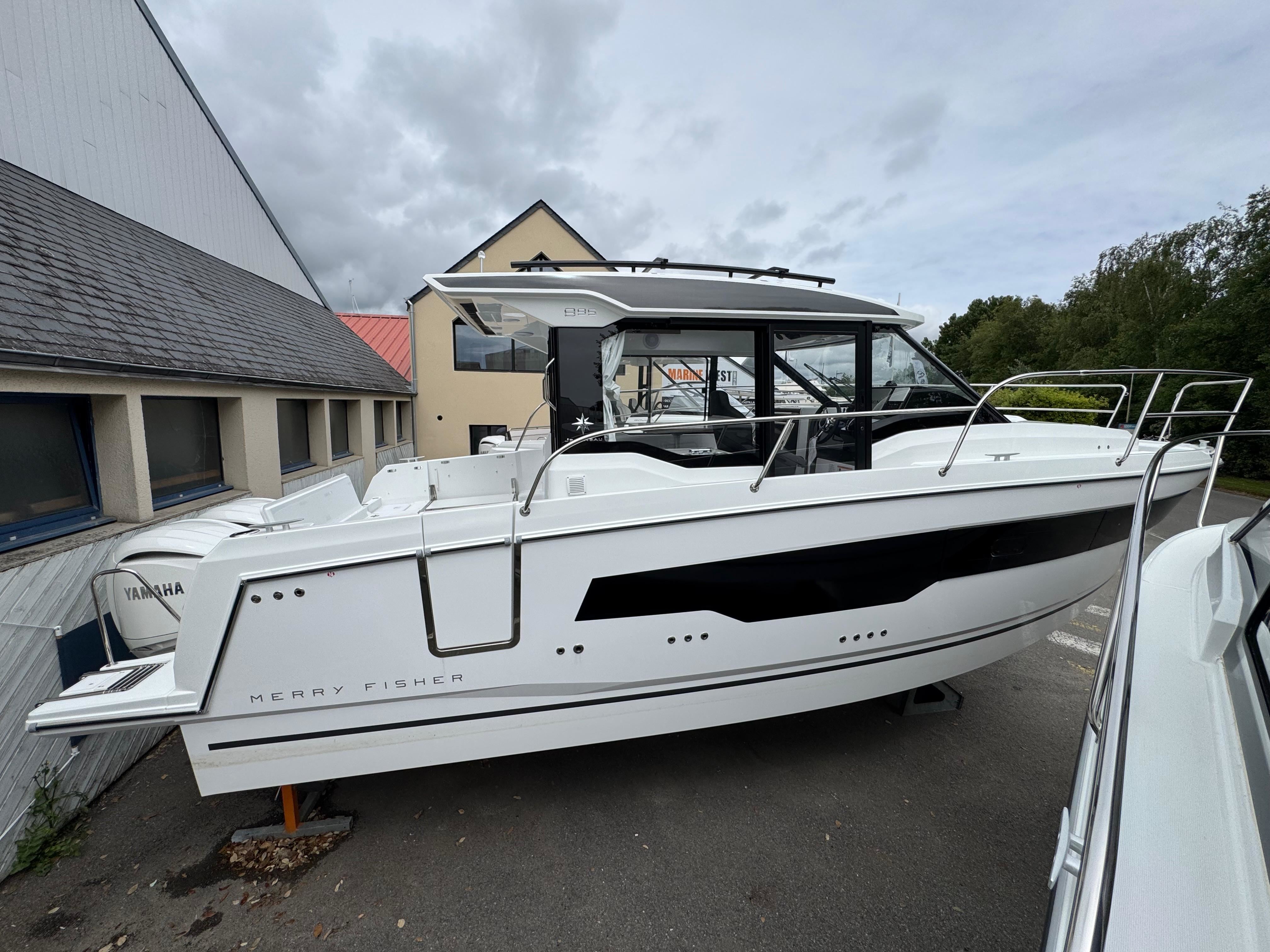 JEANNEAU MERRY FISHER 895 Serie 2