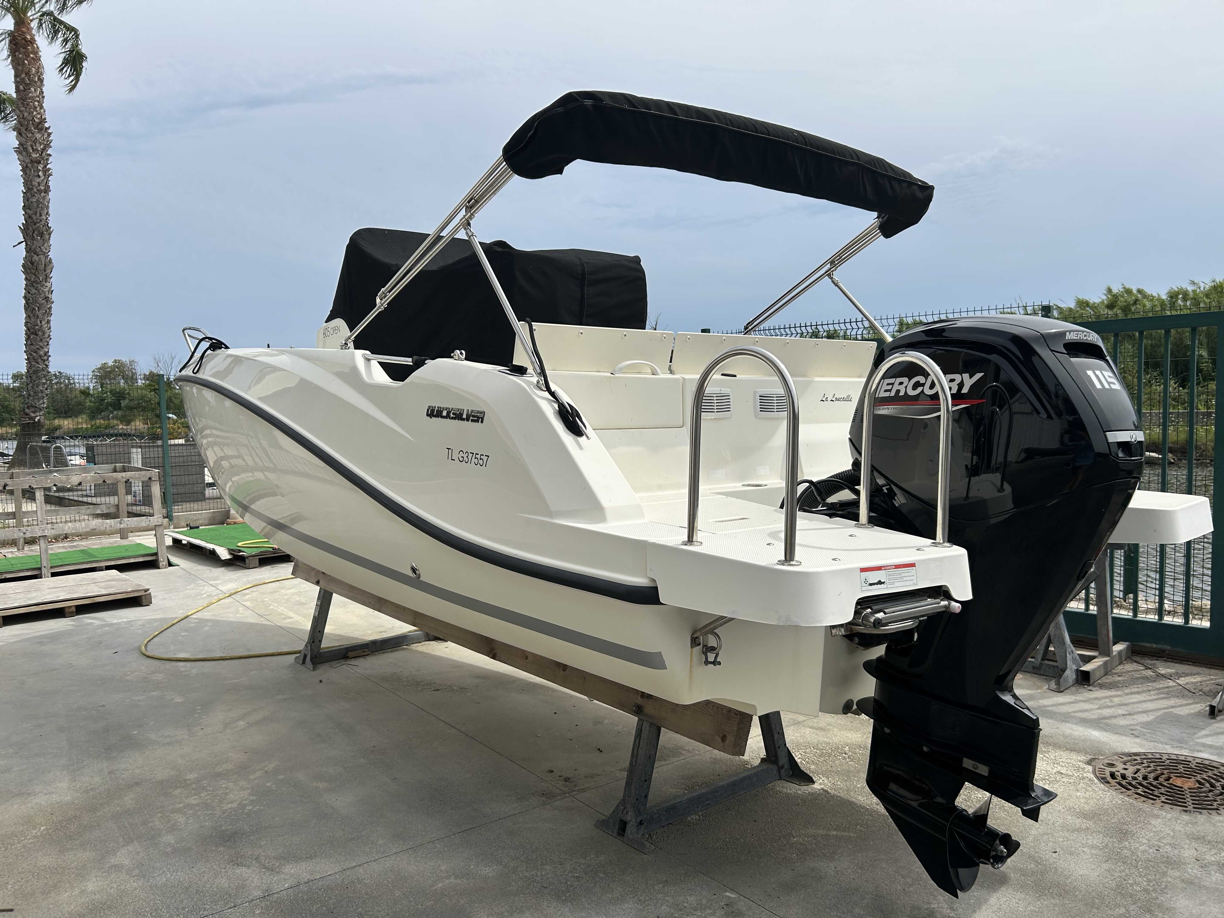 QUICKSILVER ACTIV 605 OPEN